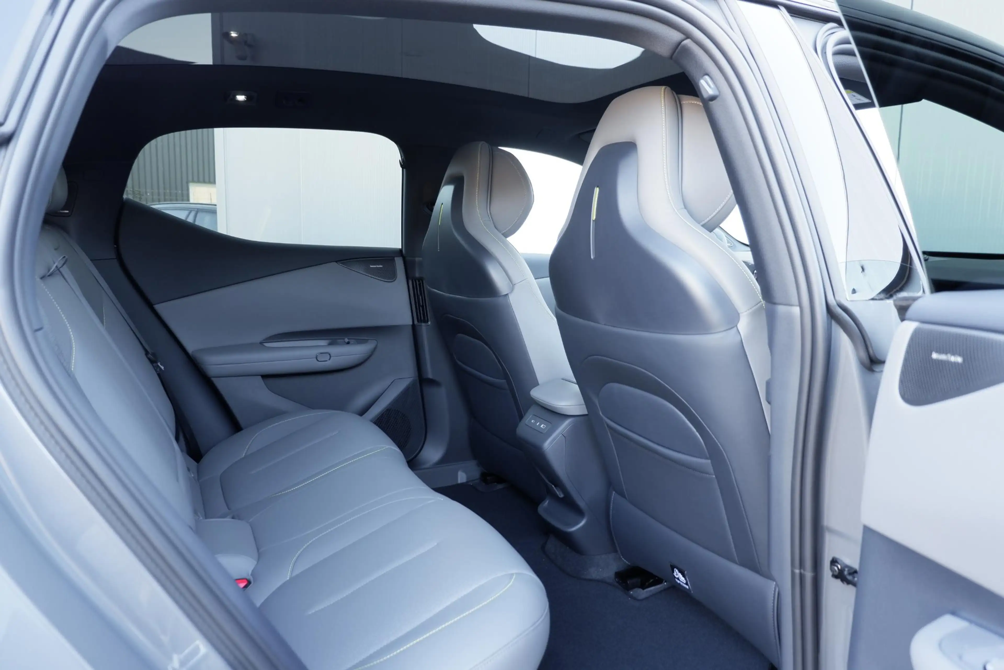 Lynk & Co 02 272PK 66KWh More, 360 Graden Camera, Harman Kardon — photo 13