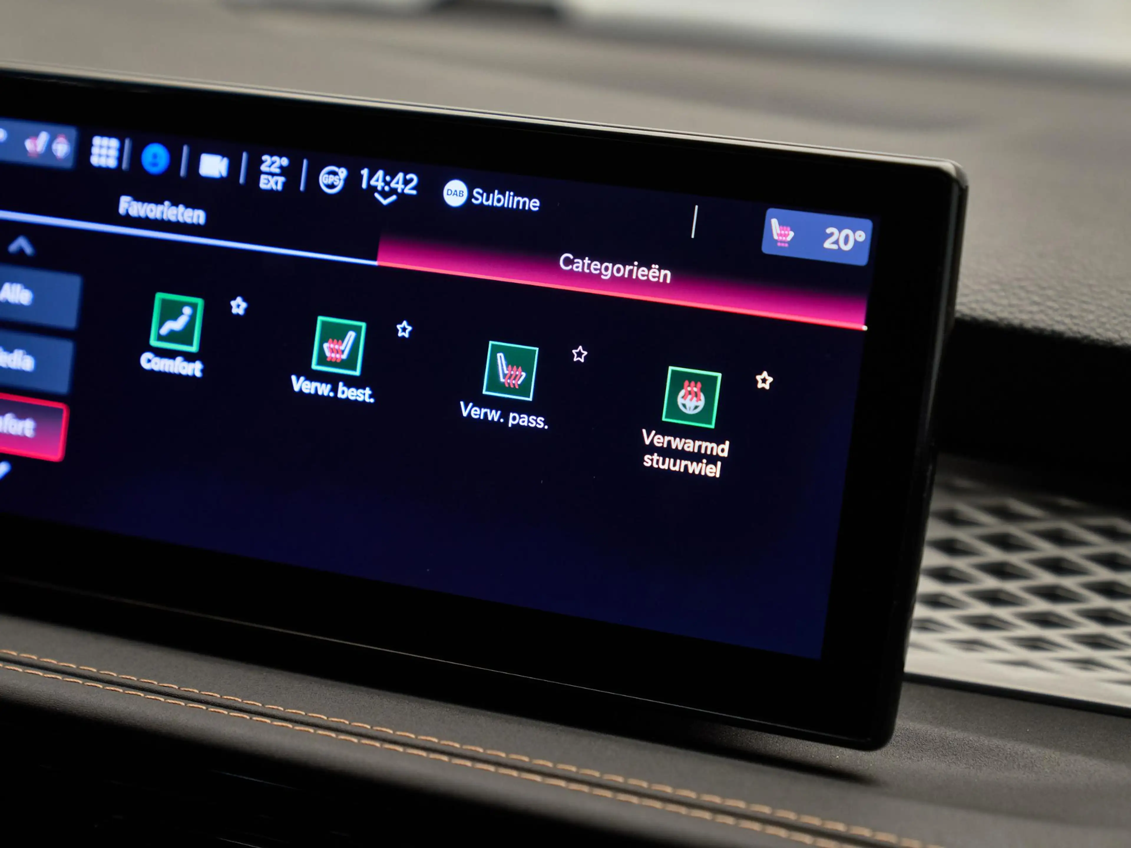 Alfa Romeo Tonale 1.5T Hybrid Sprint , 19", ACC, camera, Full-LED, k — photo 9