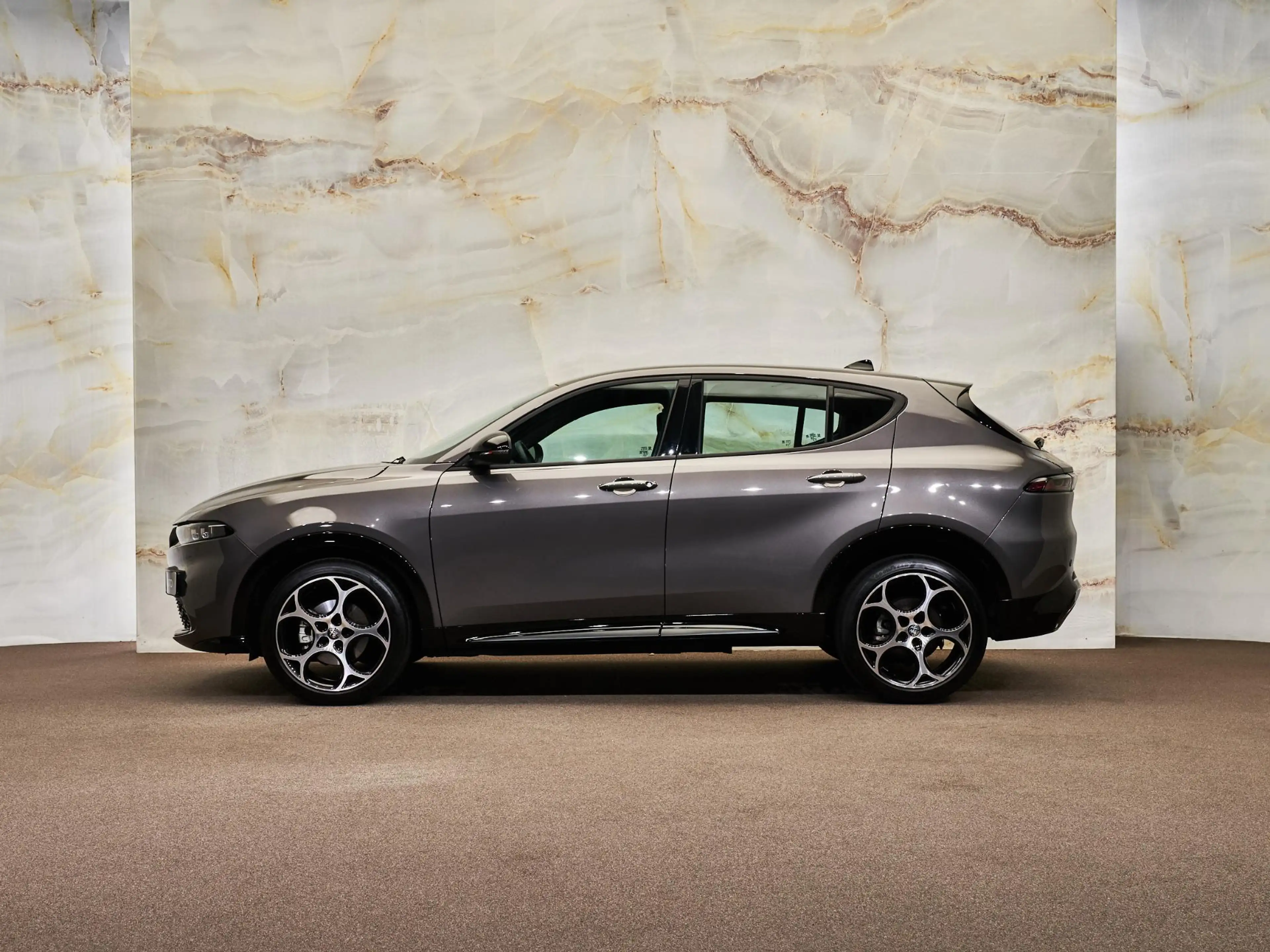Alfa Romeo Tonale 1.5T Hybrid Sprint , 19", ACC, camera, Full-LED, k — photo 2