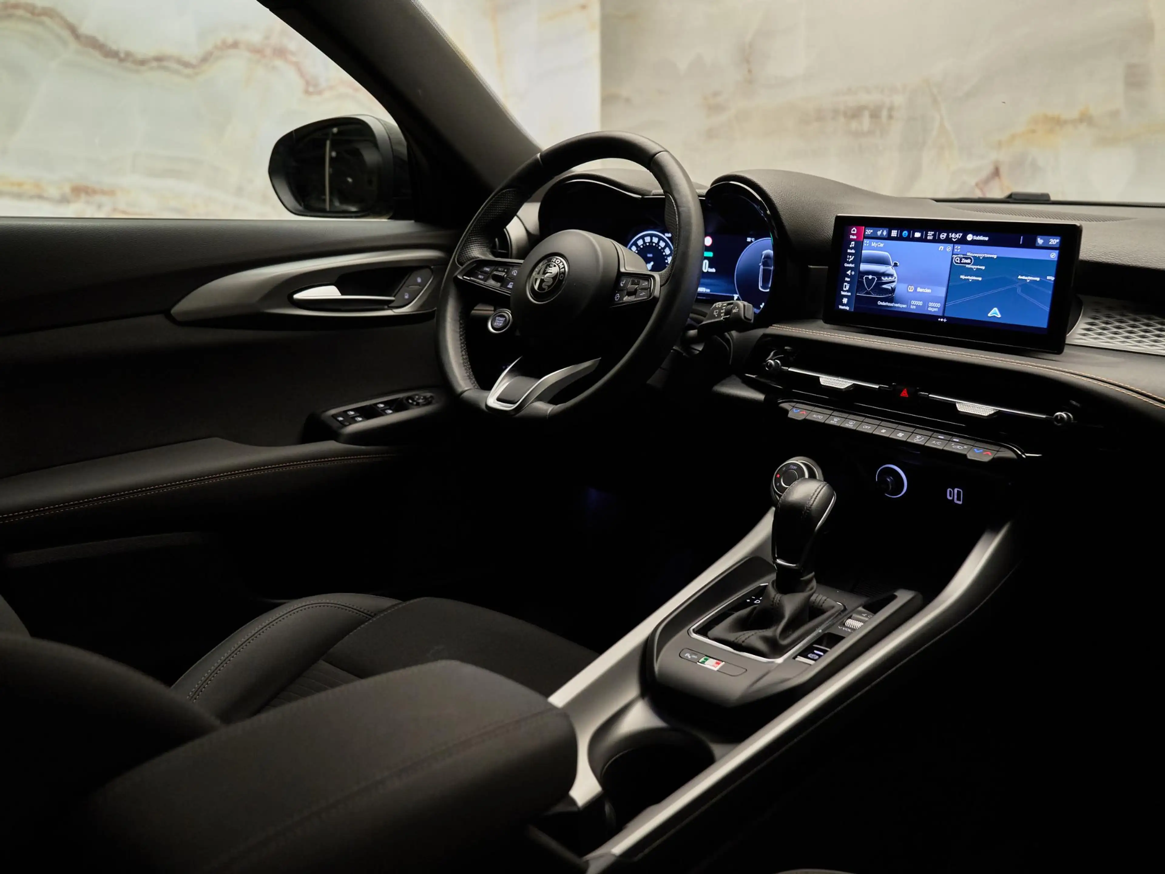 Alfa Romeo Tonale 1.5T Hybrid Sprint , 19", ACC, camera, Full-LED, k — photo 8