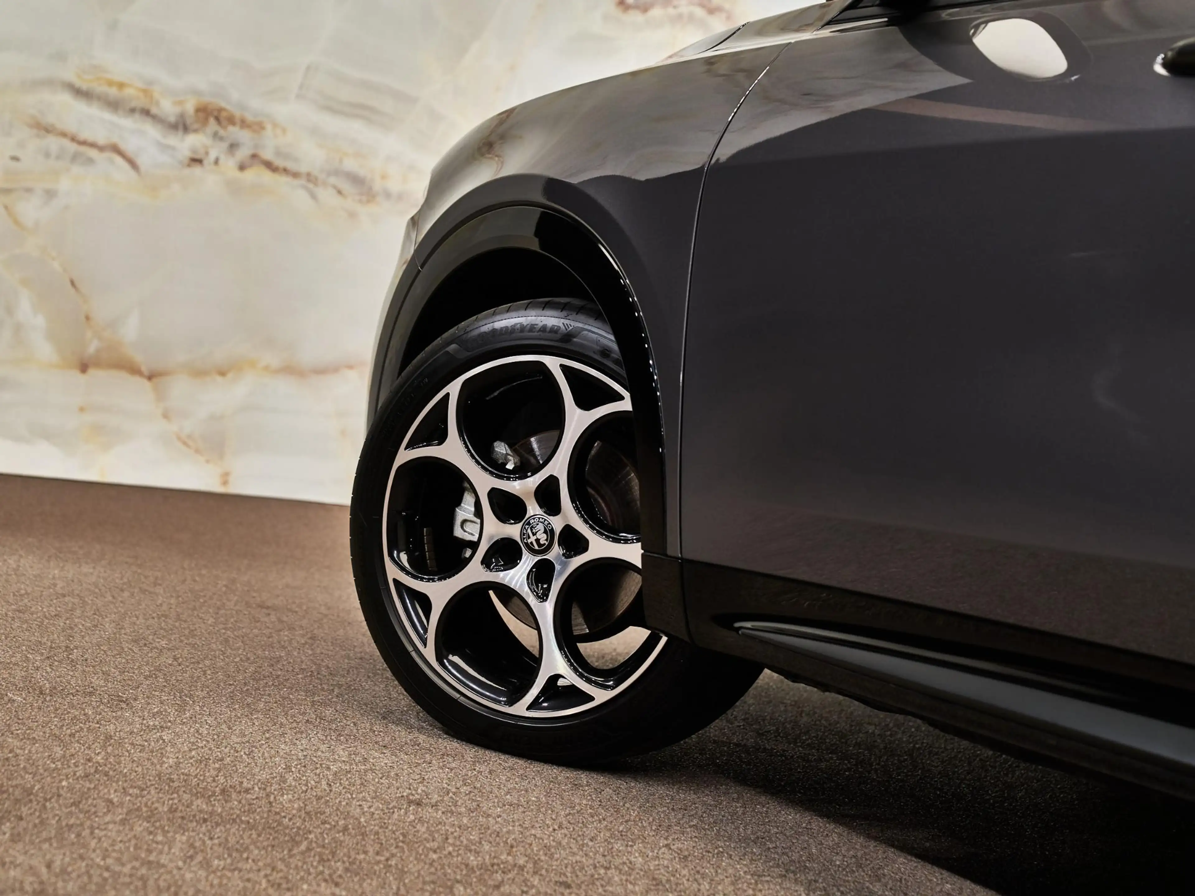 Alfa Romeo Tonale 1.5T Hybrid Sprint , 19", ACC, camera, Full-LED, k — photo 23