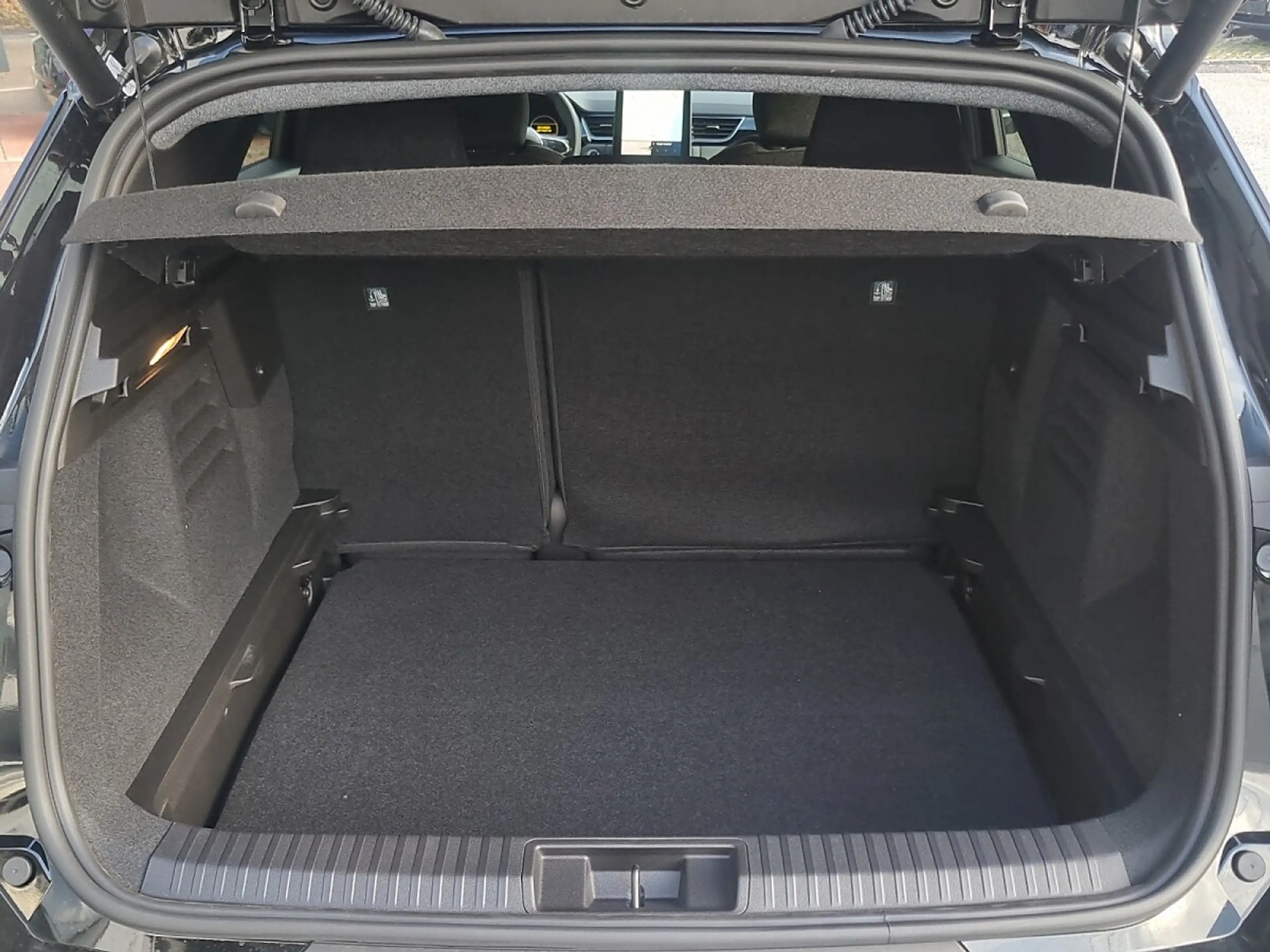 Mitsubishi Grandis Intense 1,8 HEV Aut. — photo 15