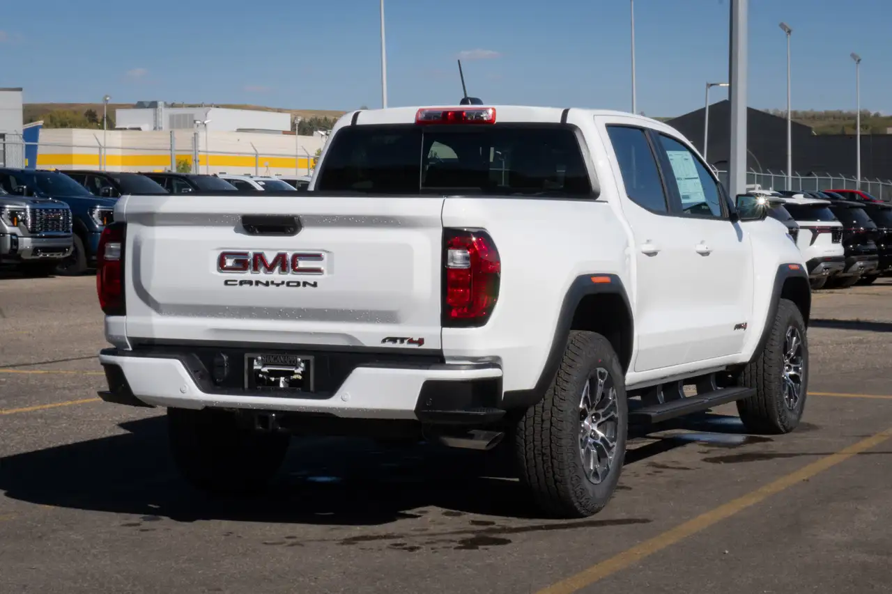GMC Canyon снимка GMC Canyon