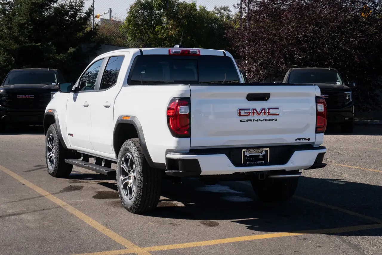 GMC Canyon снимка GMC Canyon