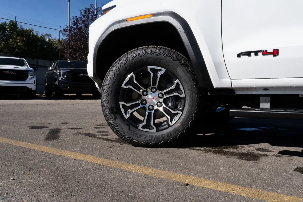 GMC Canyon снимка GMC Canyon