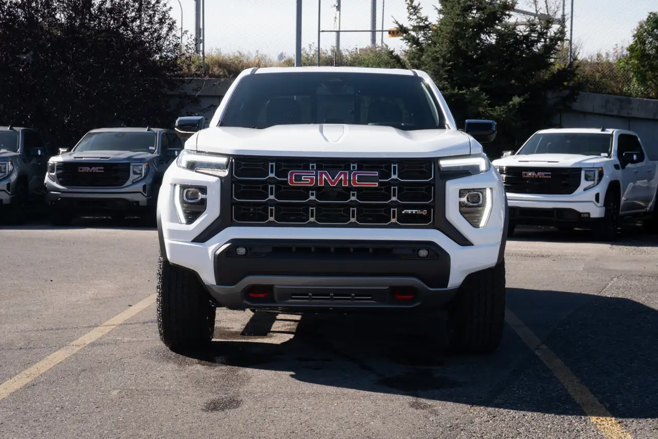 GMC Canyon снимка GMC Canyon
