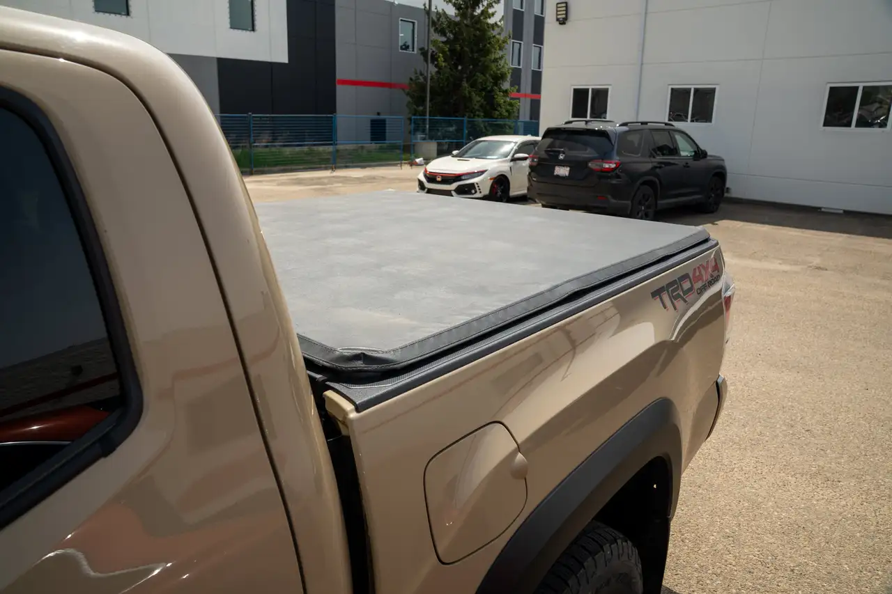 Toyota Tacoma снимка Toyota Tacoma