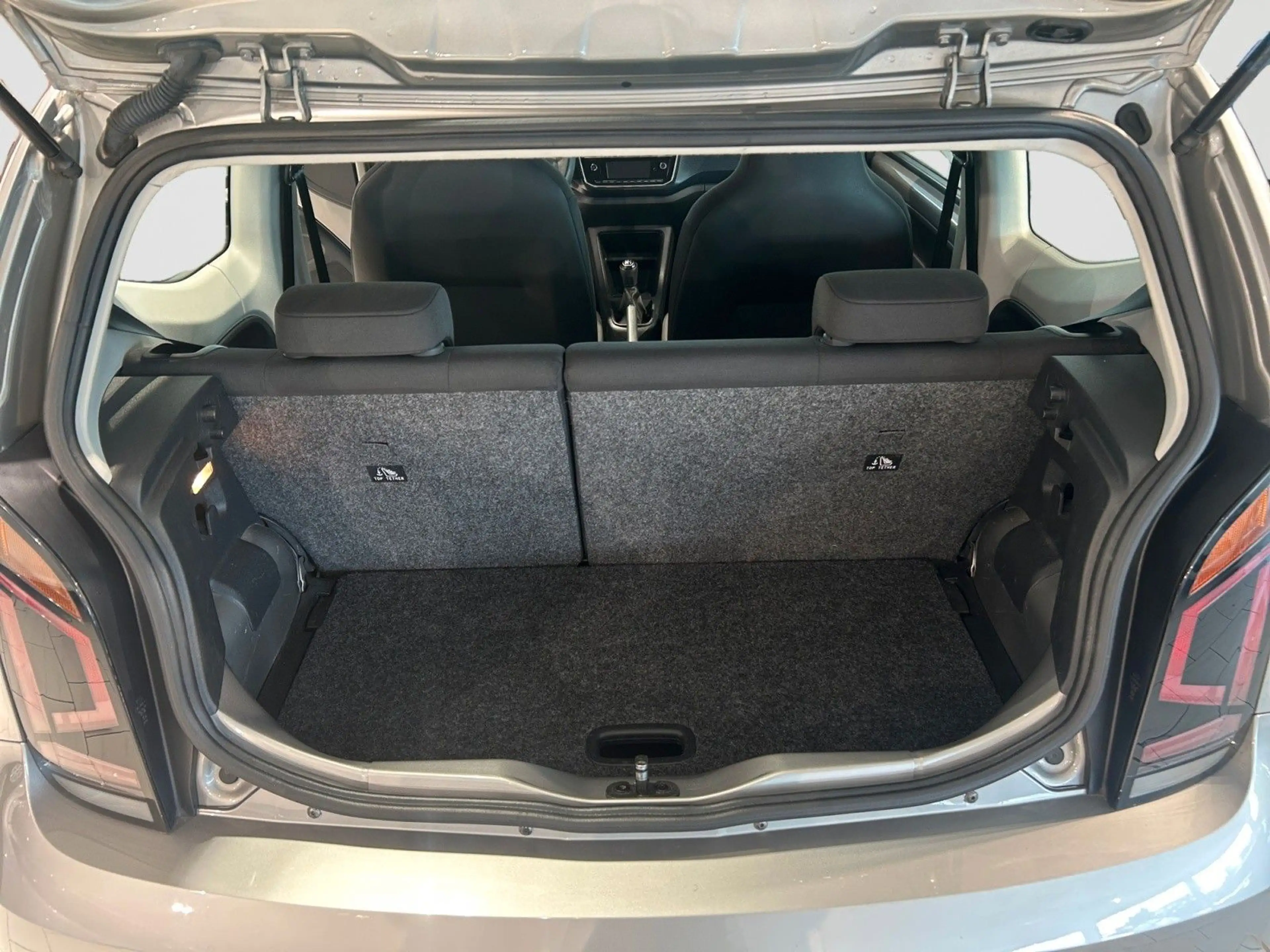 Volkswagen up! move up 1.0 KLIMA KAMERA TEMP PDC — photo 9