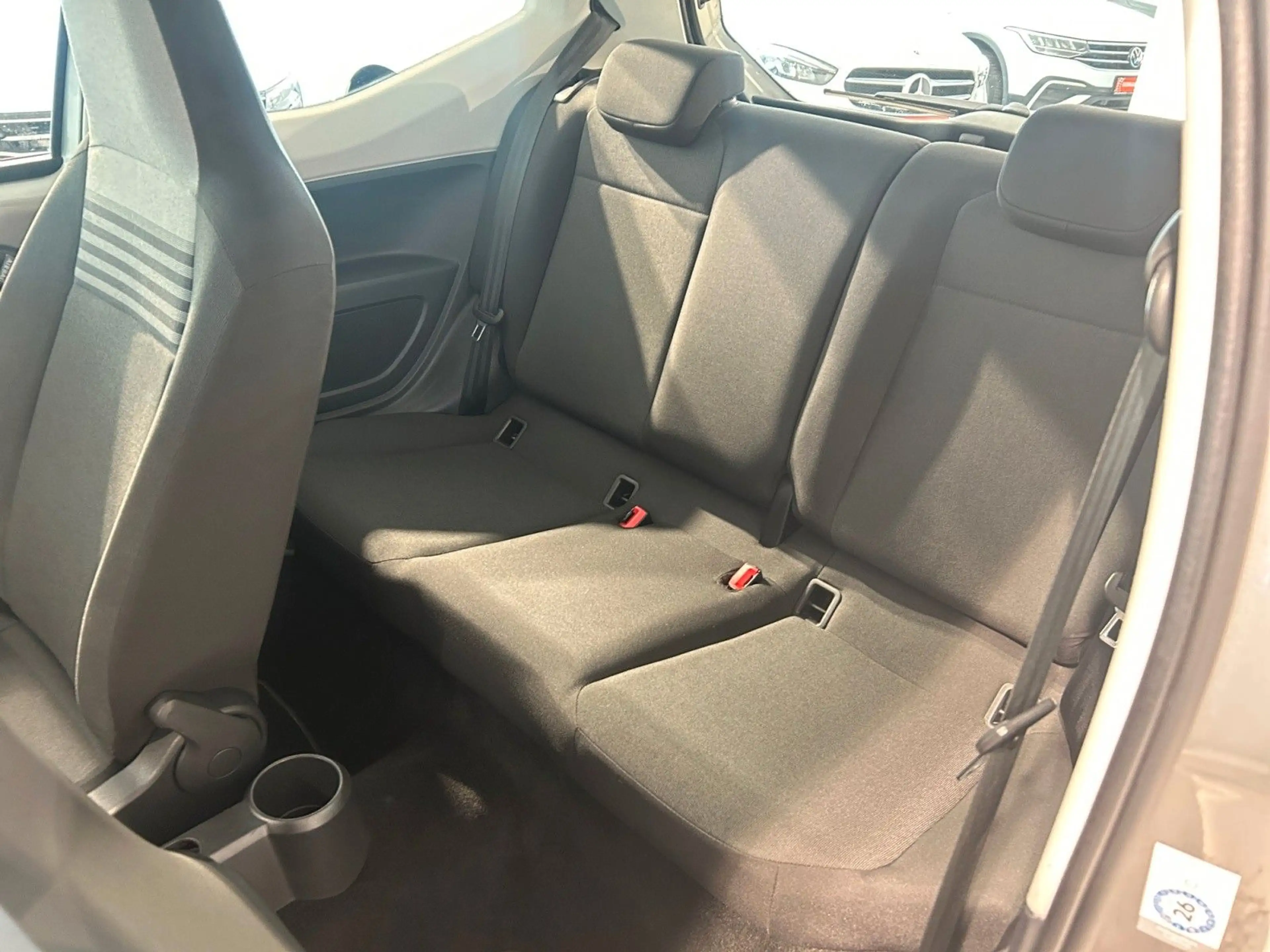 Volkswagen up! move up 1.0 KLIMA KAMERA TEMP PDC — photo 8