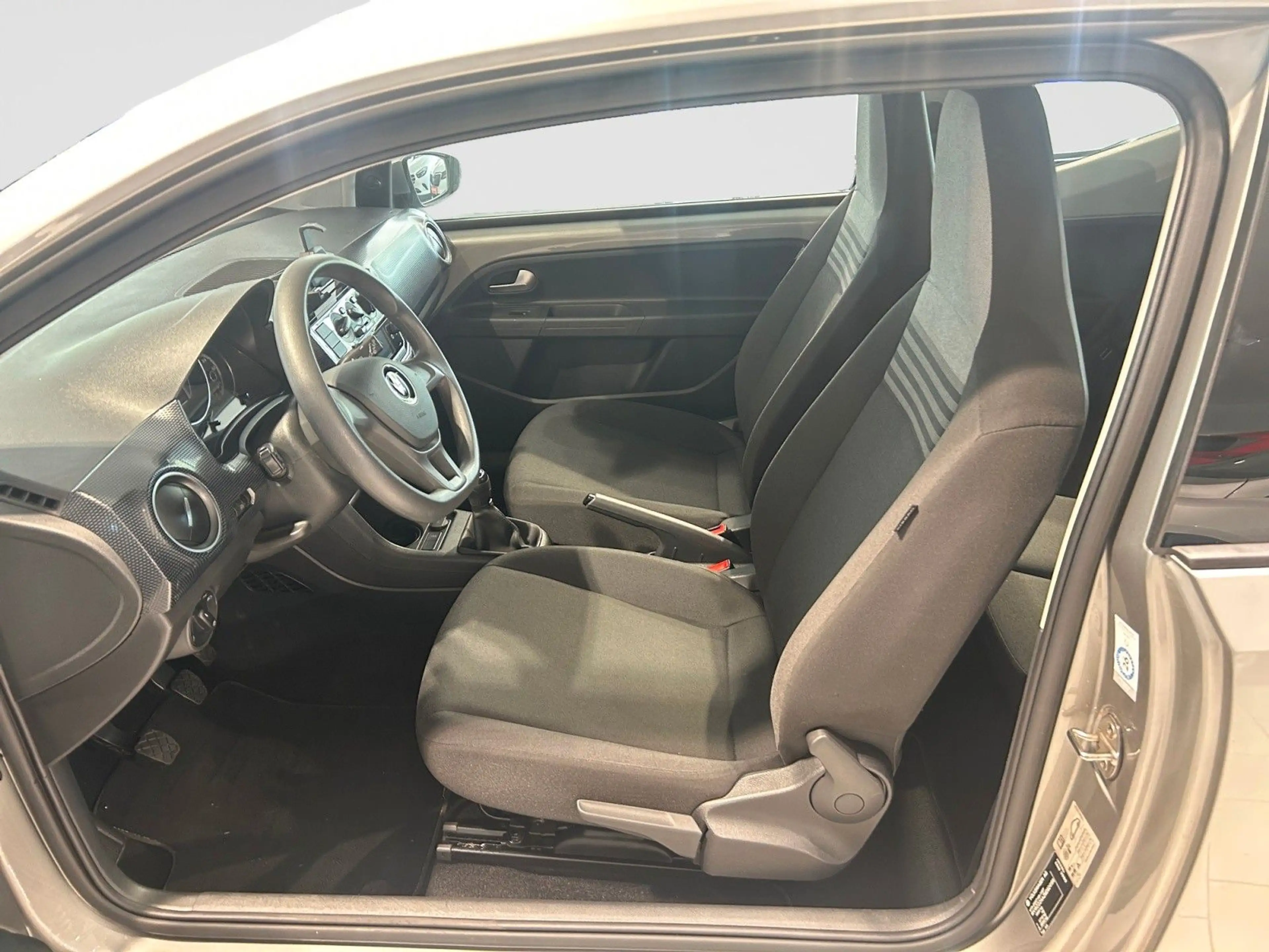 Volkswagen up! move up 1.0 KLIMA KAMERA TEMP PDC — photo 7
