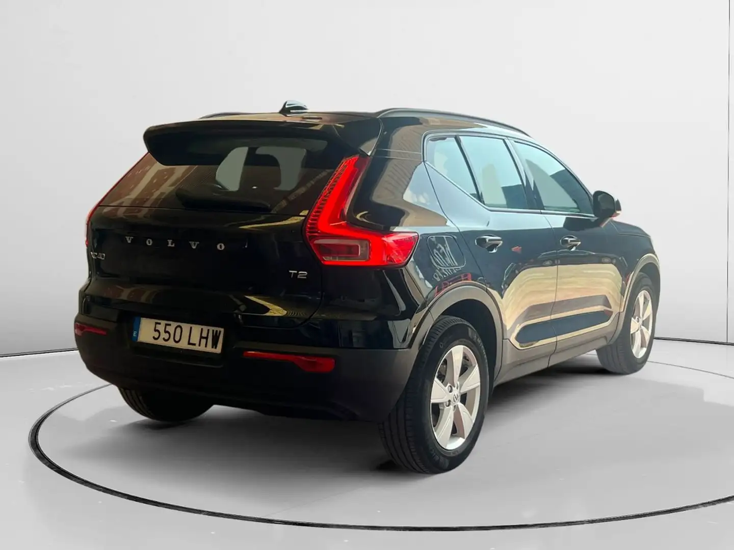 Volvo XC40 T2 Momentum Core Negro - 2