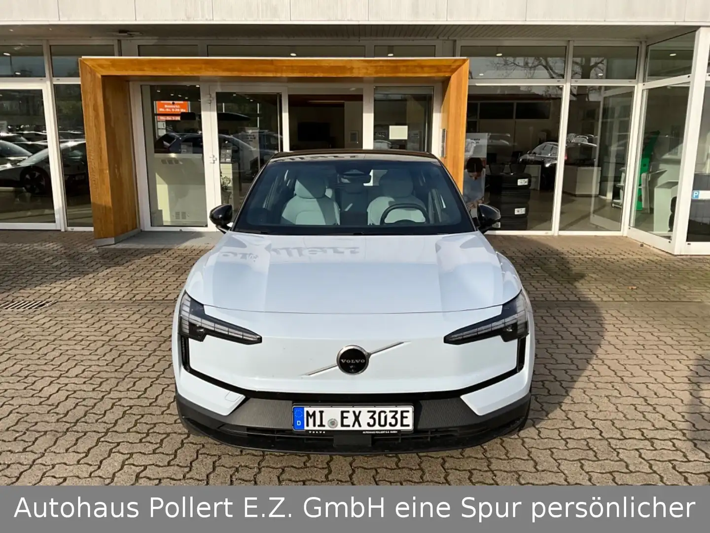 Volvo EX30 Ultra AWD Performance Pure Electric Blau - 2