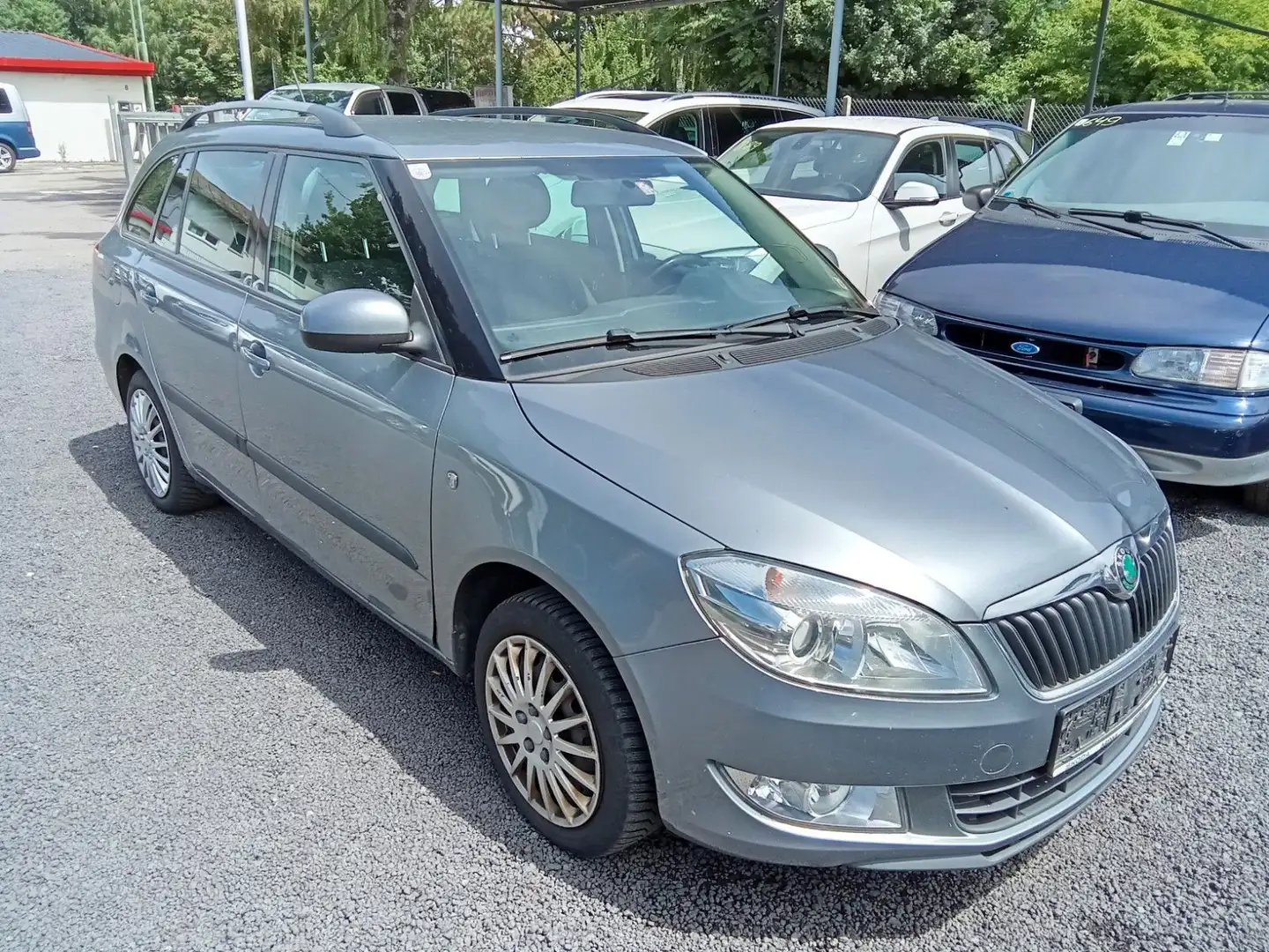 Skoda Fabia Combi Elegance Grau - 2