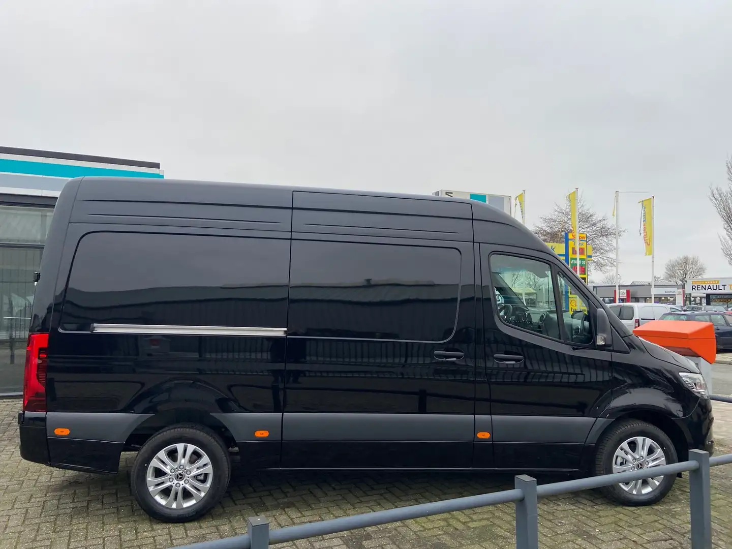 Mercedes-Benz Sprinter 319 CDI L2H2 2x Schuifdeur | Facelift | 3.5T Trekh Zwart - 2