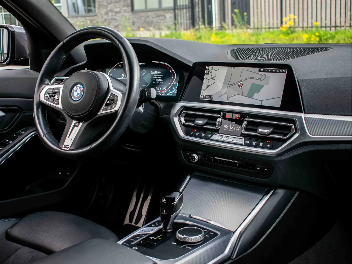 BMW 330 3-serie Touring 330e M-sport | Pano | Carplay | Tr Grijs - 2