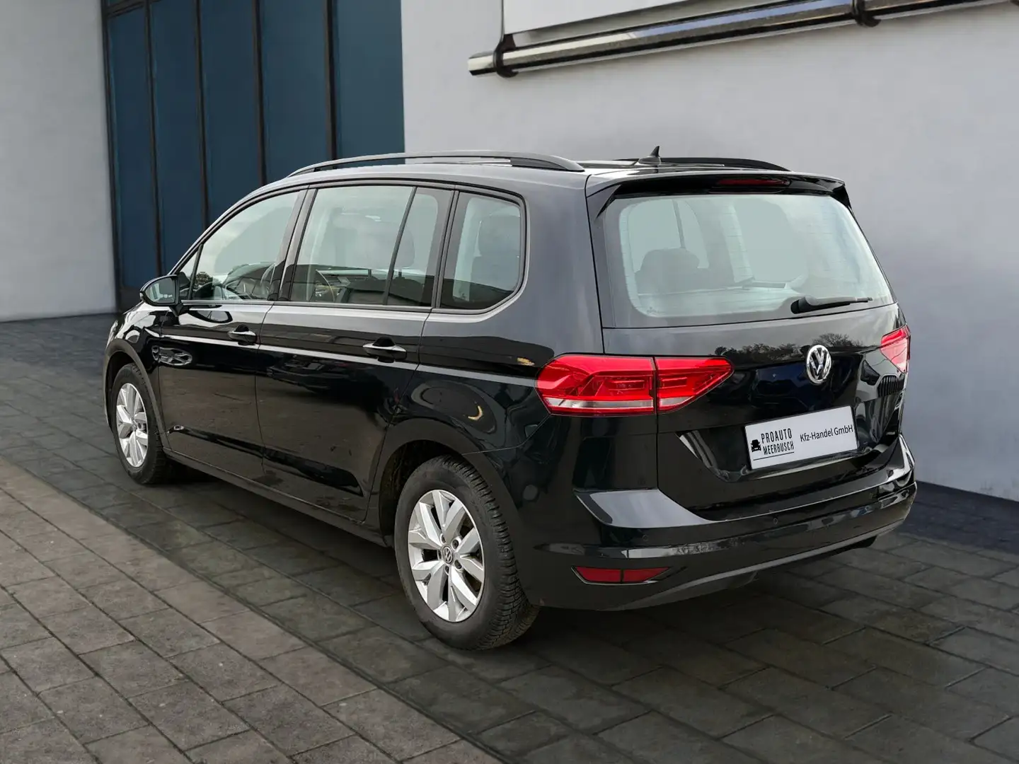 Volkswagen Touran Comfortline Automatik ACC/7-SITZER/NAVI Schwarz - 2