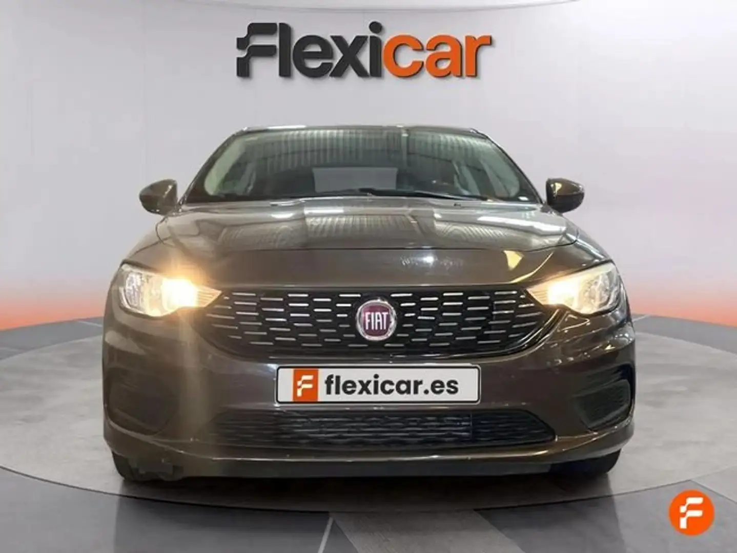 Fiat Tipo 1.6+Easy+88kW+%28120CV%29+diesel+Mjet.+5p Marrón - 2