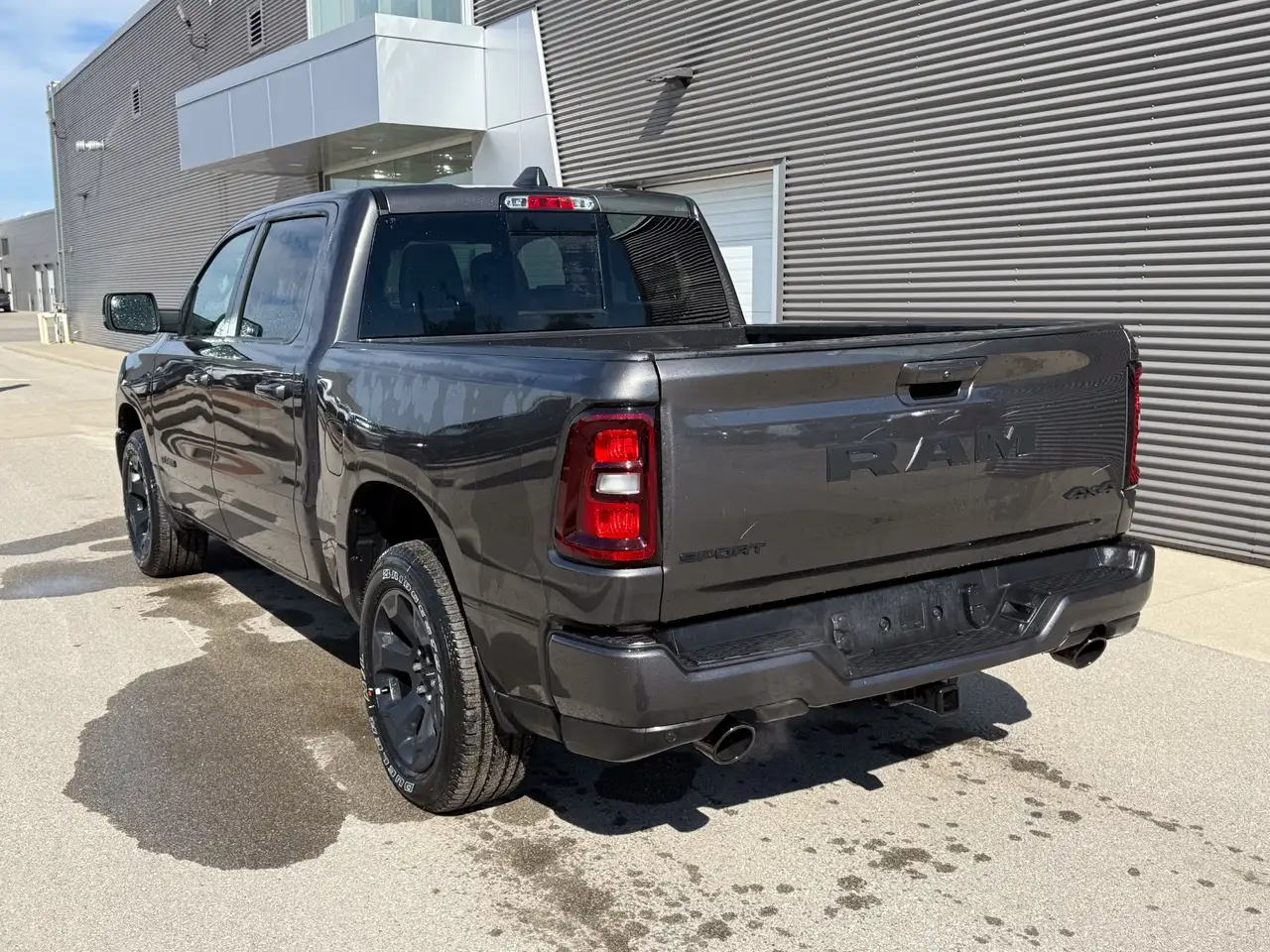 RAM 1500 снимка RAM 1500