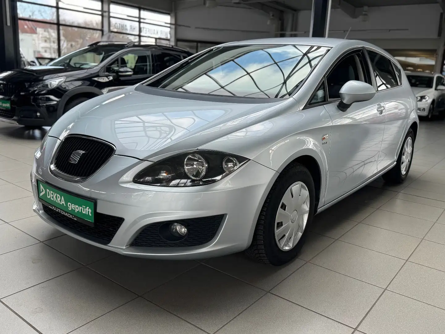 SEAT Leon 1.4TSI Reference *MFL*Klima*uvm. Plateado - 1