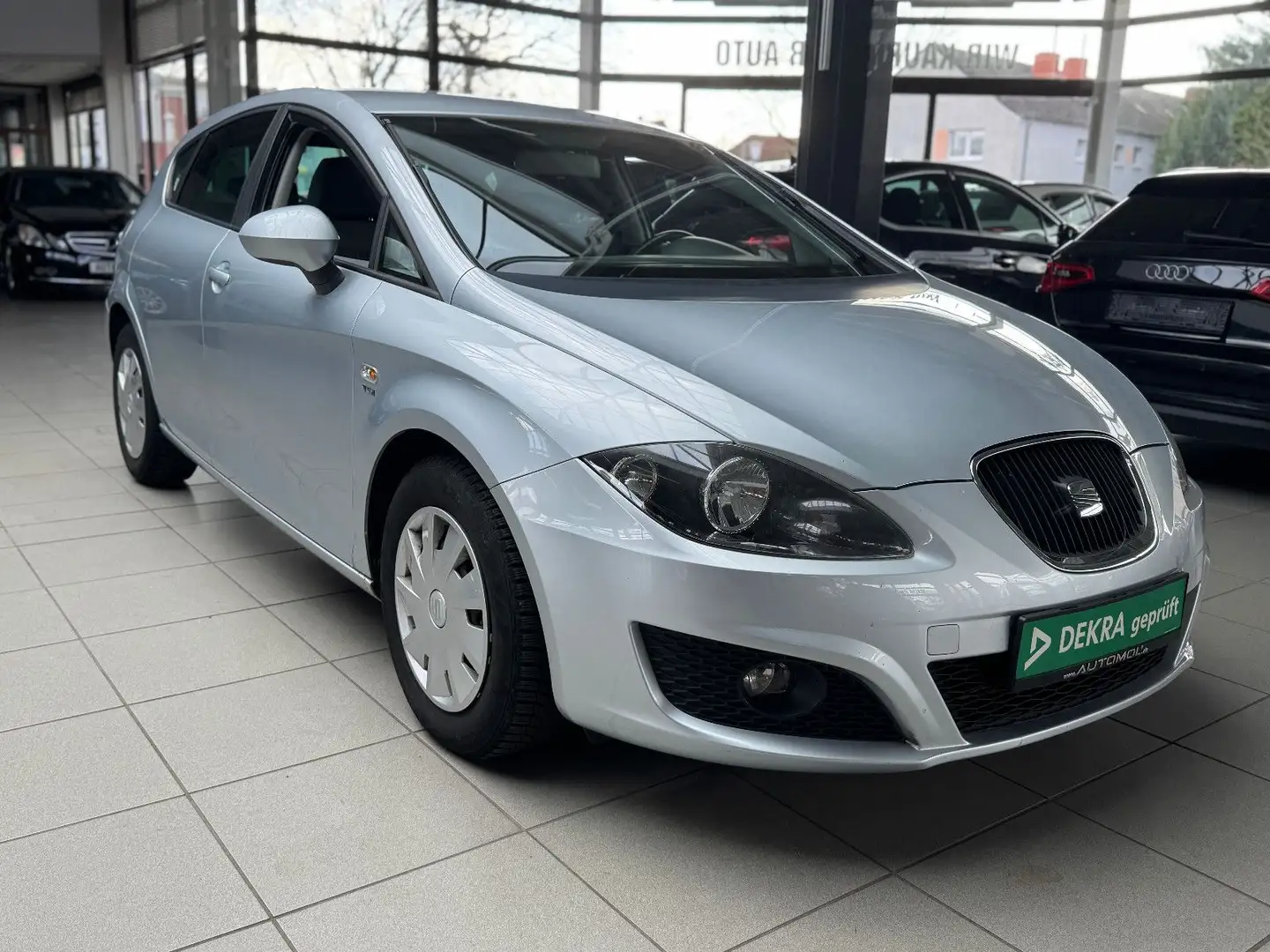 SEAT Leon 1.4TSI Reference *MFL*Klima*uvm. Plateado - 2