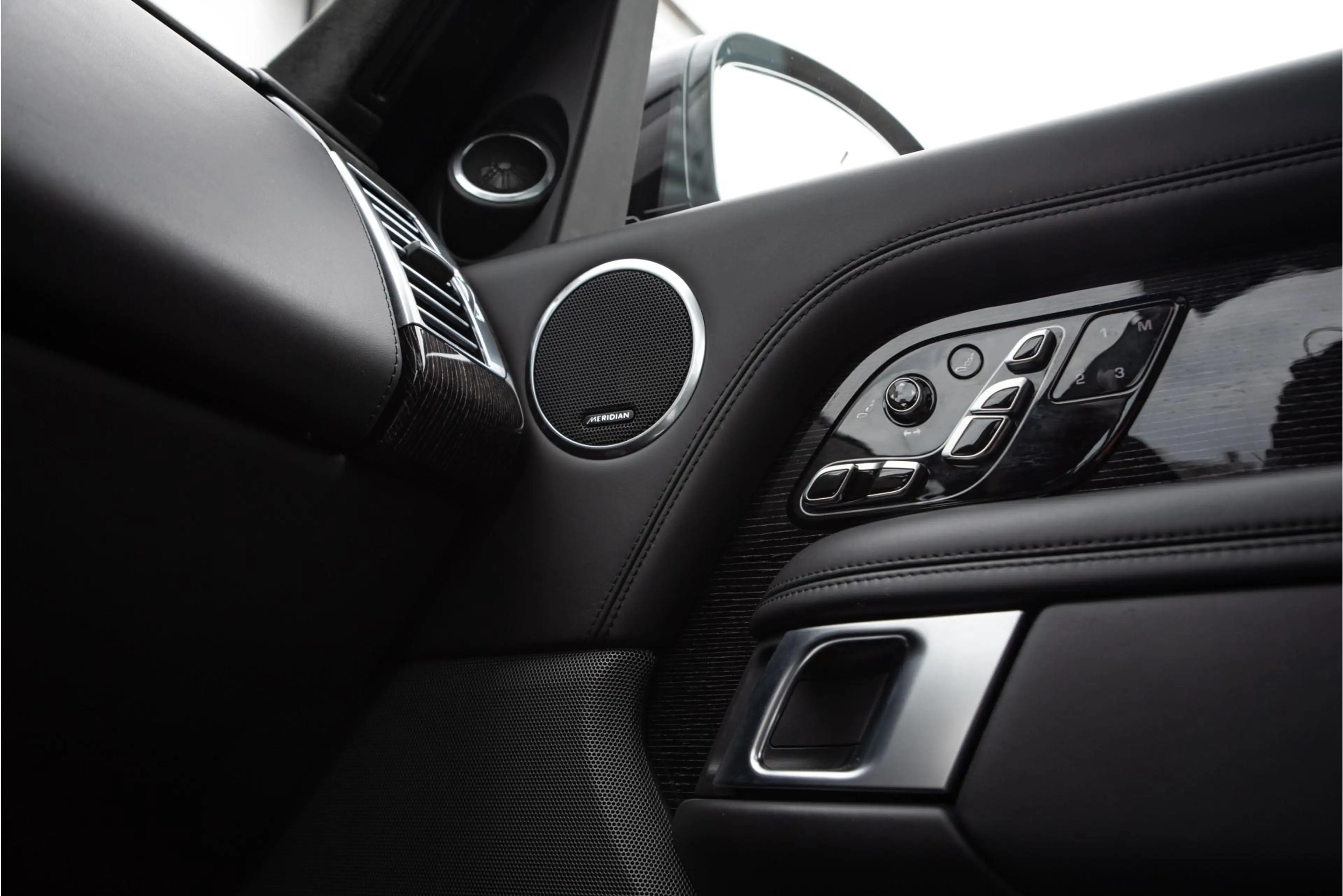 Land Rover Range Rover 2.0 P400e Autobiography Pano Dealer onderhouden — photo 33