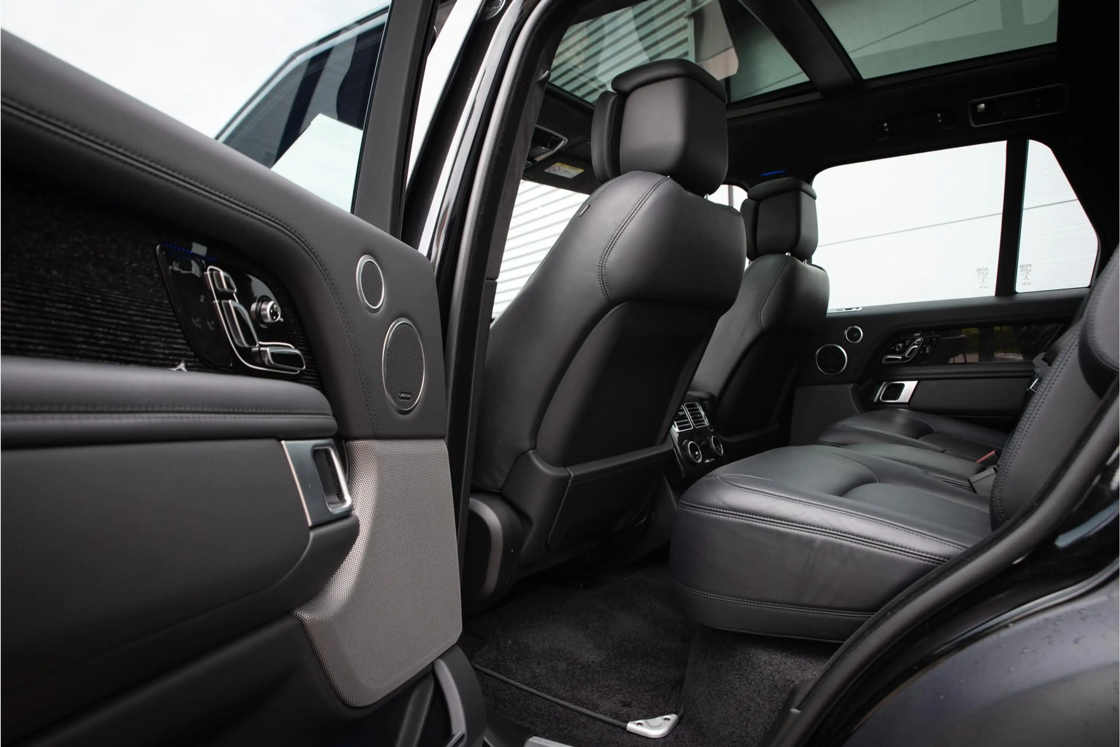Land Rover Range Rover 2.0 P400e Autobiography Pano Dealer onderhouden — photo 6