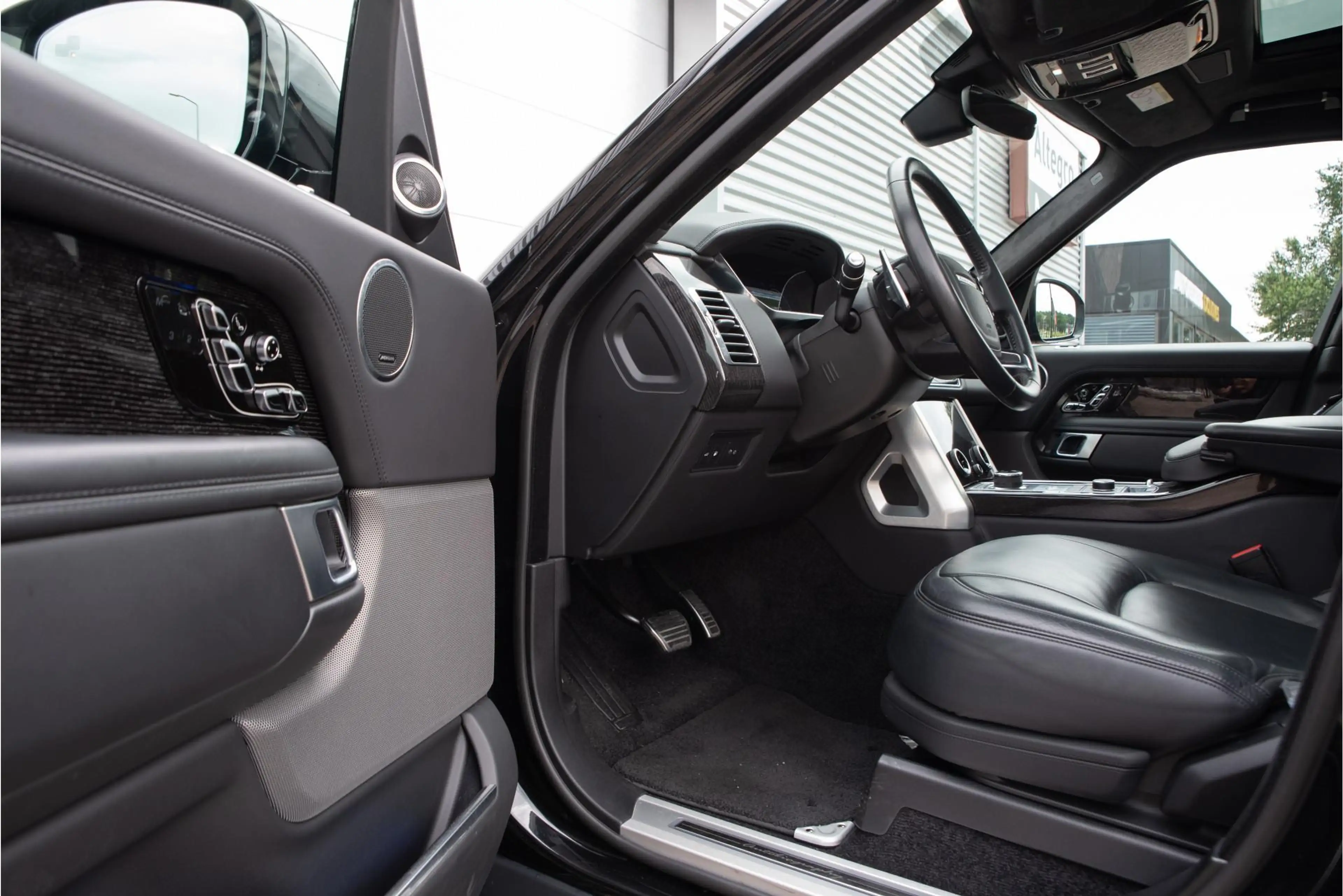 Land Rover Range Rover 2.0 P400e Autobiography Pano Dealer onderhouden — photo 38