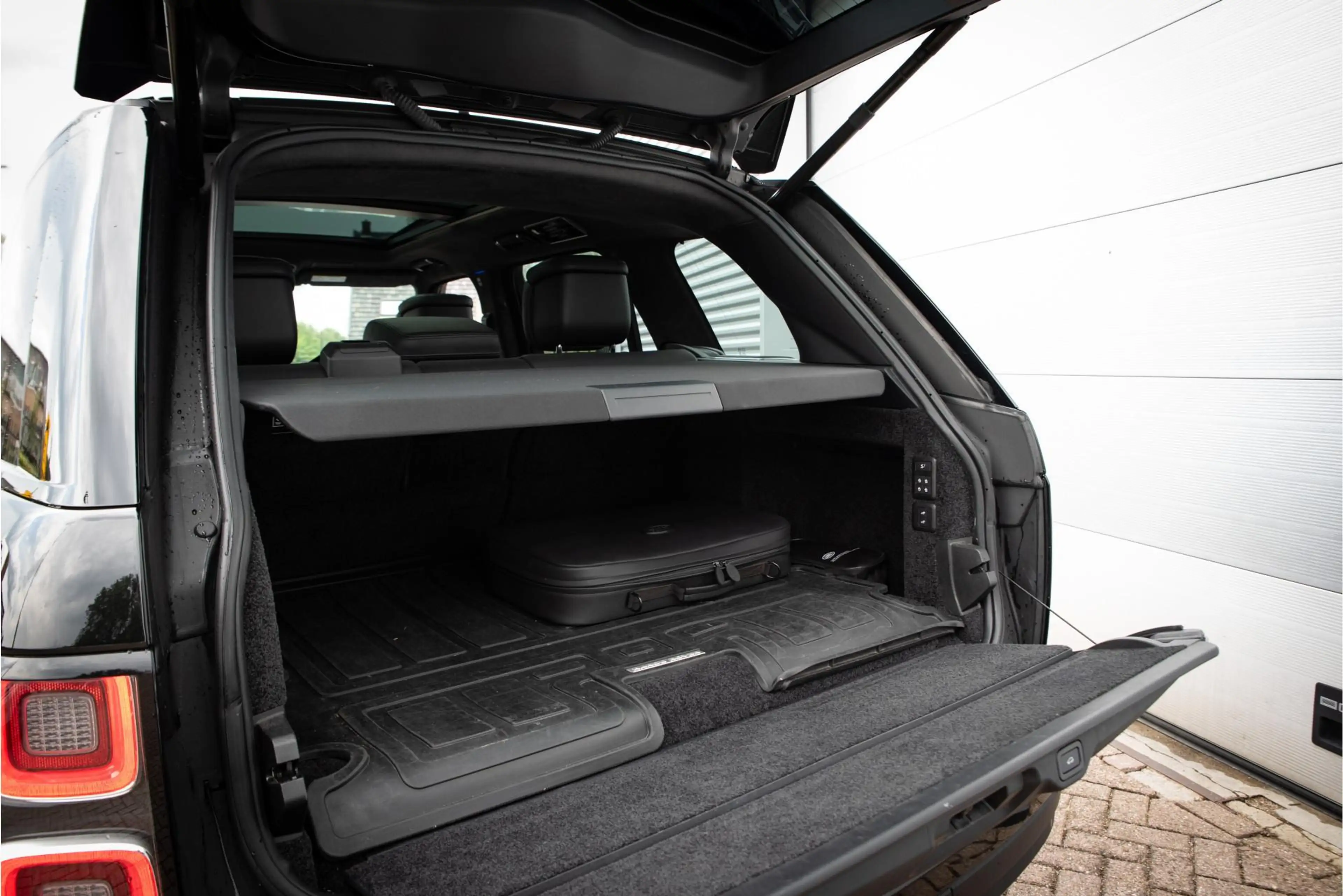 Land Rover Range Rover 2.0 P400e Autobiography Pano Dealer onderhouden — photo 12