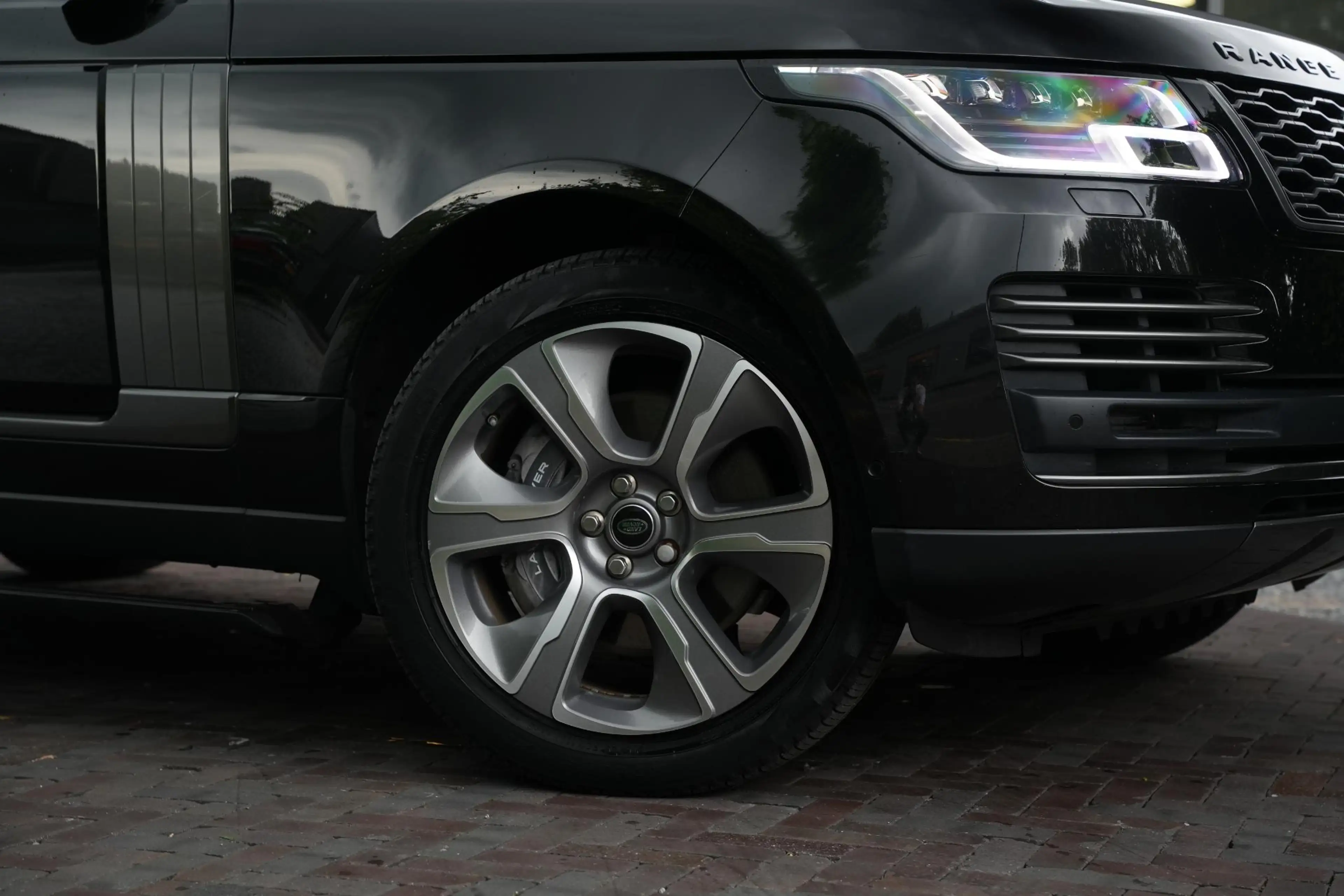 Land Rover Range Rover 2.0 P400e Autobiography Pano Dealer onderhouden — photo 37