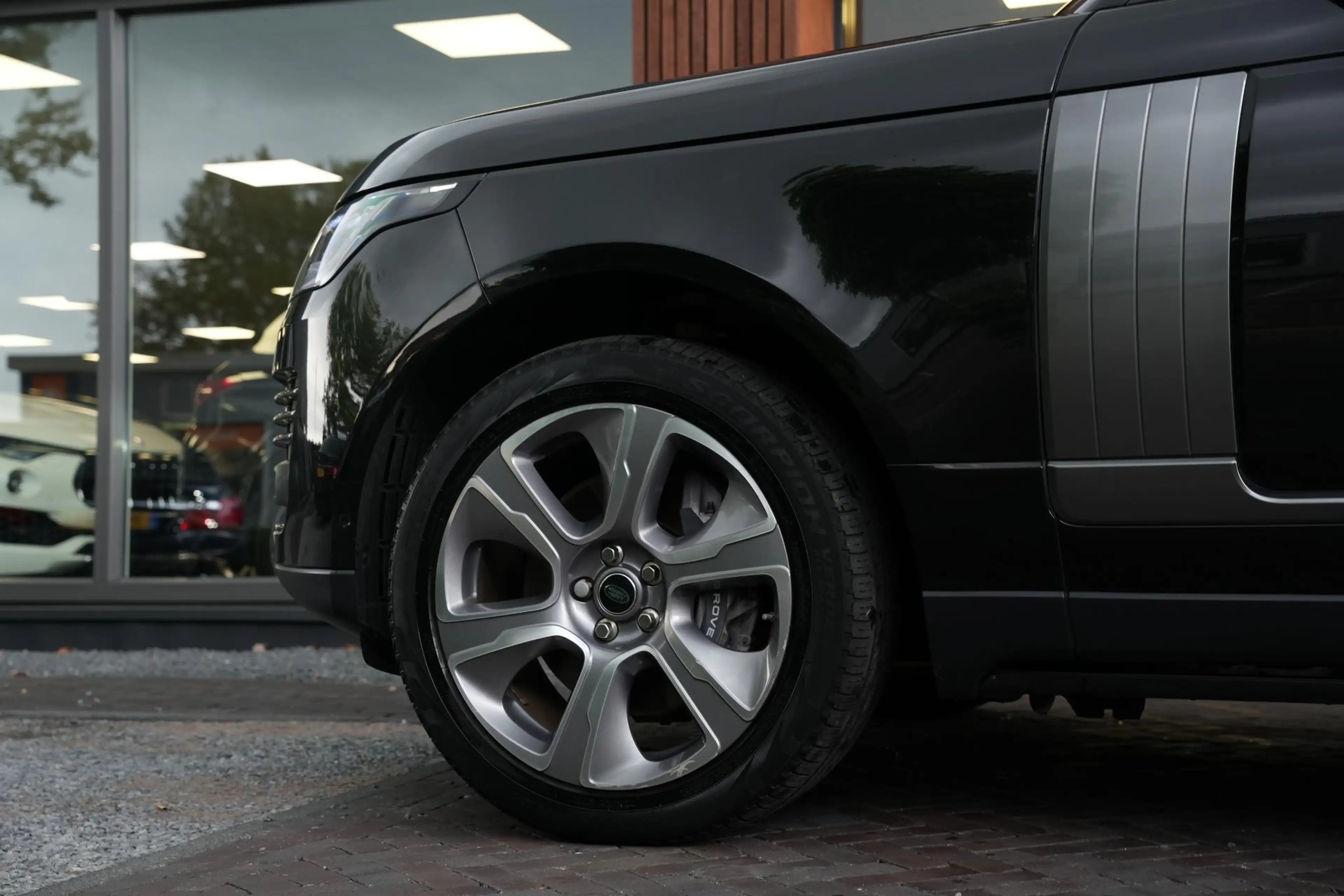 Land Rover Range Rover 2.0 P400e Autobiography Pano Dealer onderhouden — photo 10