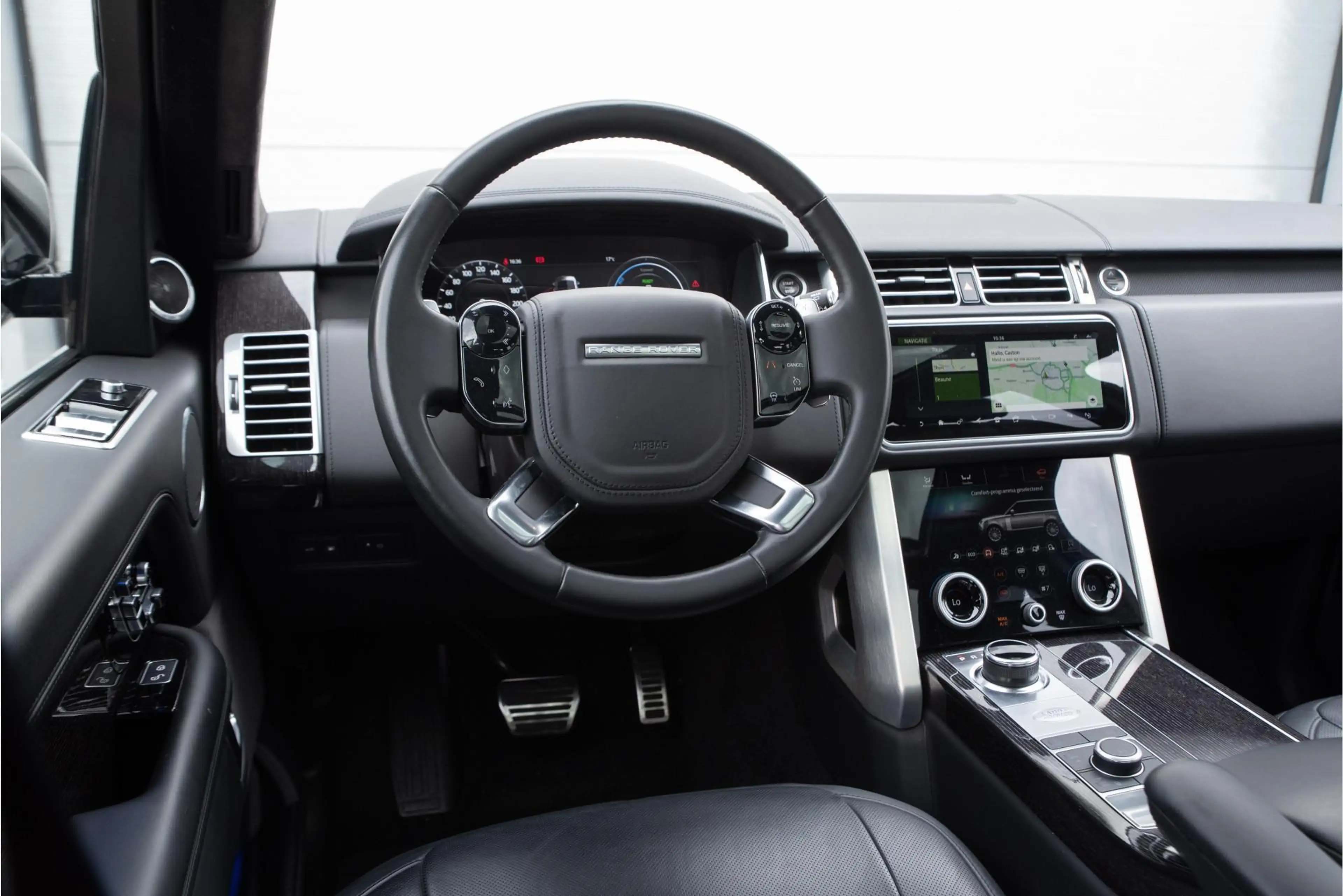 Land Rover Range Rover 2.0 P400e Autobiography Pano Dealer onderhouden — photo 8