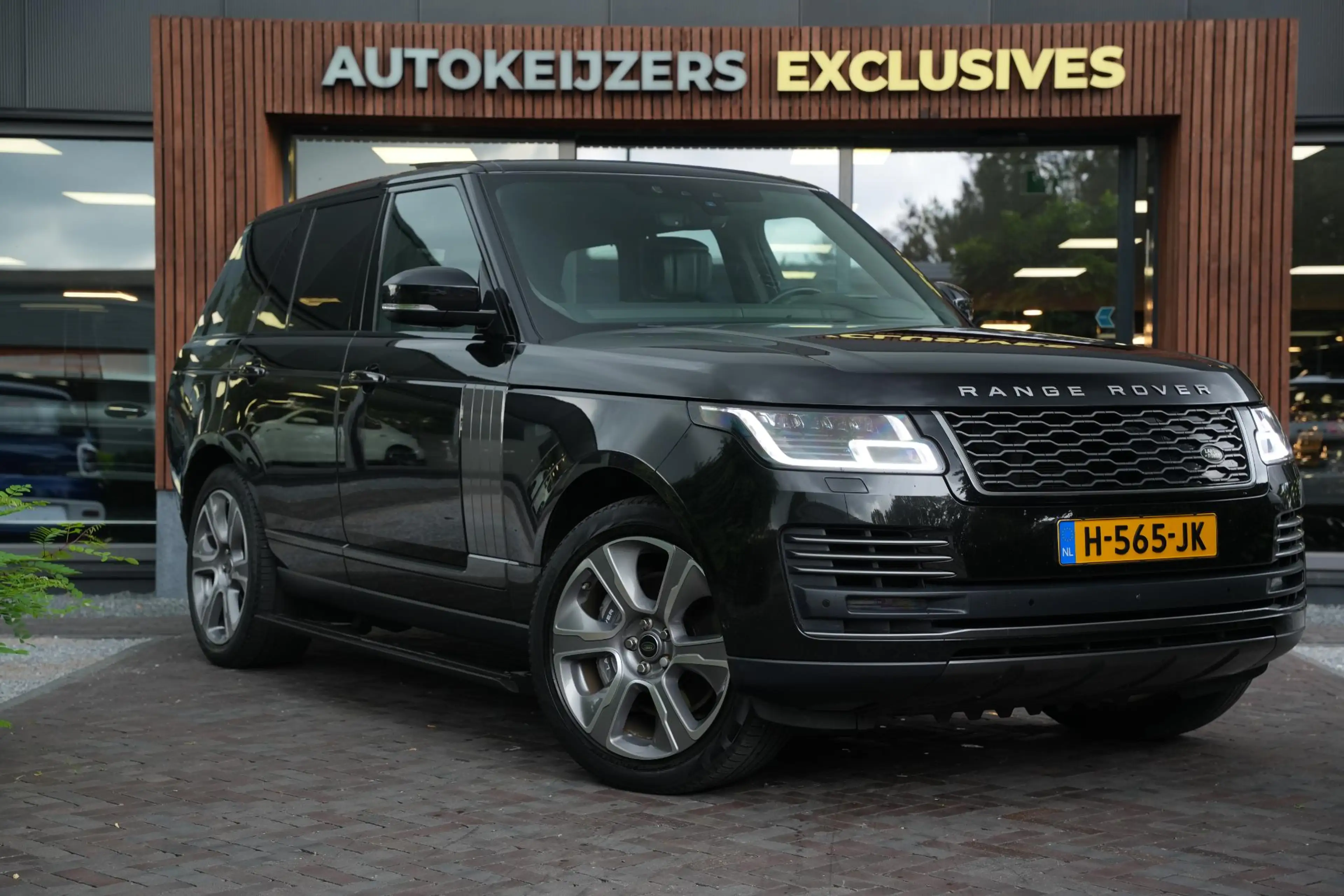 Land Rover Range Rover 2.0 P400e Autobiography Pano Dealer onderhouden