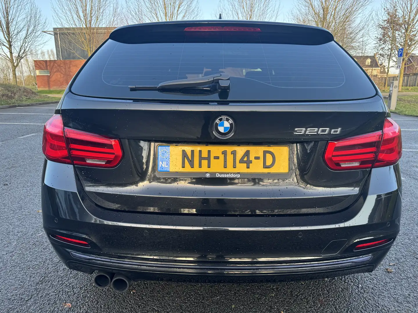 BMW 320 EDE Cent.Hi.Ex. Sport Line | Ad. Cruise | Pano Zwart - 2