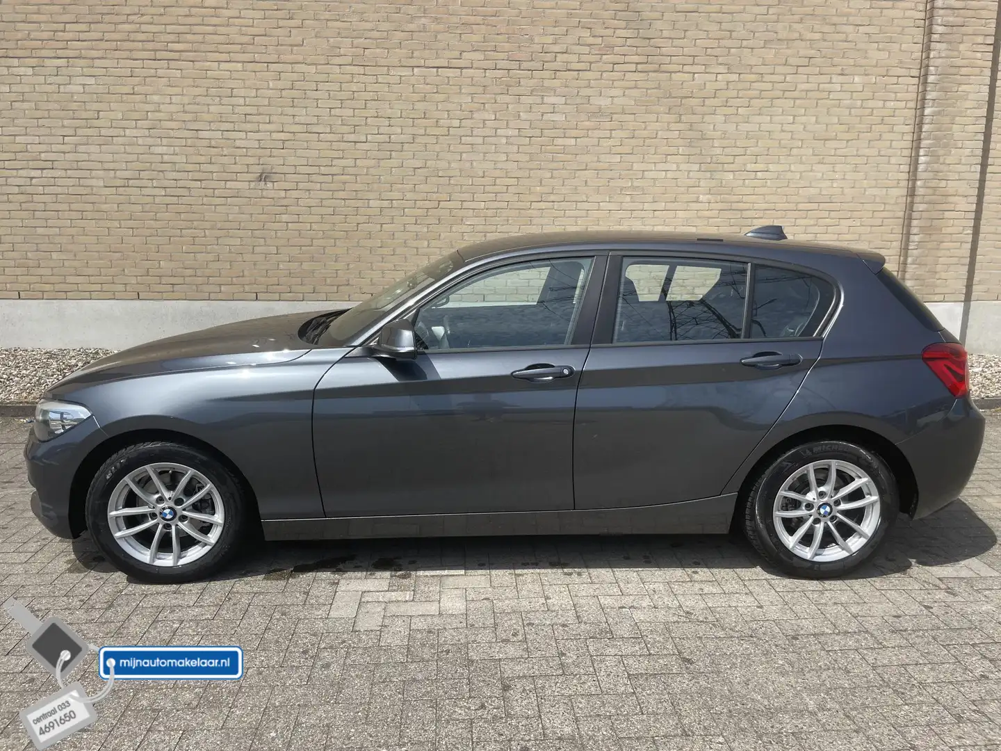 BMW 116 1-serie 116d Edition Sport Line Shadow Executive Grijs - 1