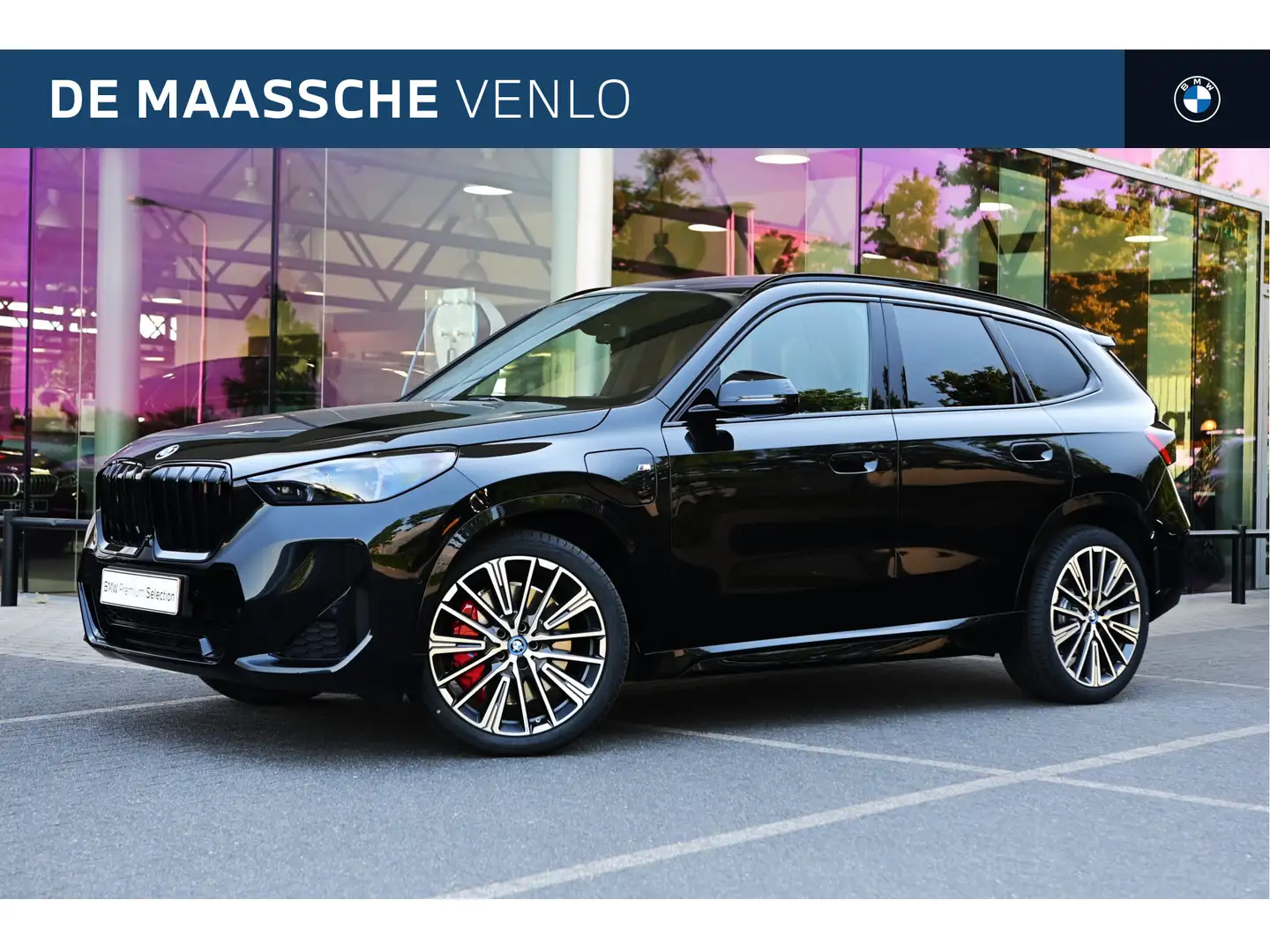 BMW X1 xDrive25e M Sport Automaat / Panoramadak / Trekhaa Zwart - 1