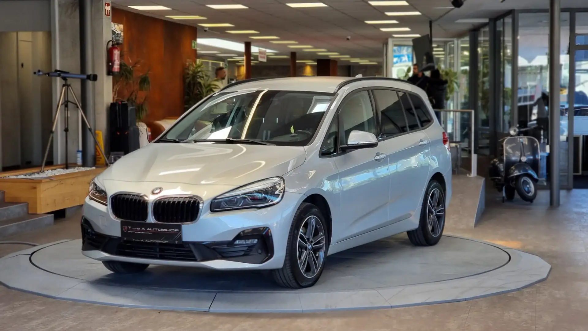 BMW 216 Gran Tourer Aut. *Navi*Kamera*17Zoll*Dachreling* Gris - 1