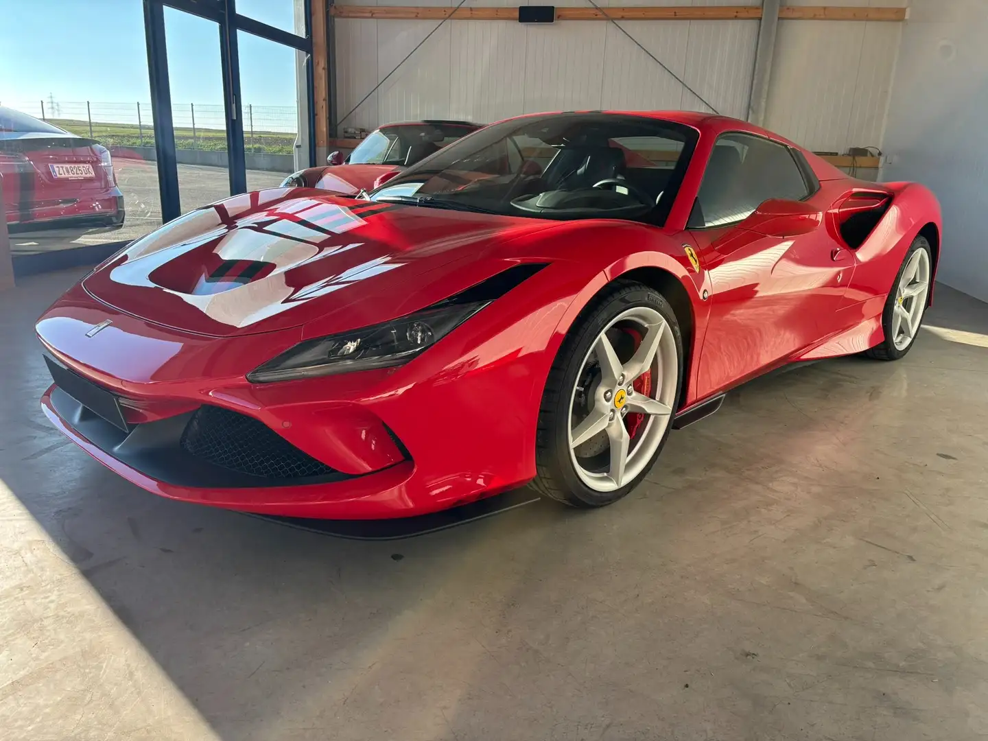 Ferrari F8 Spider crvena - 1