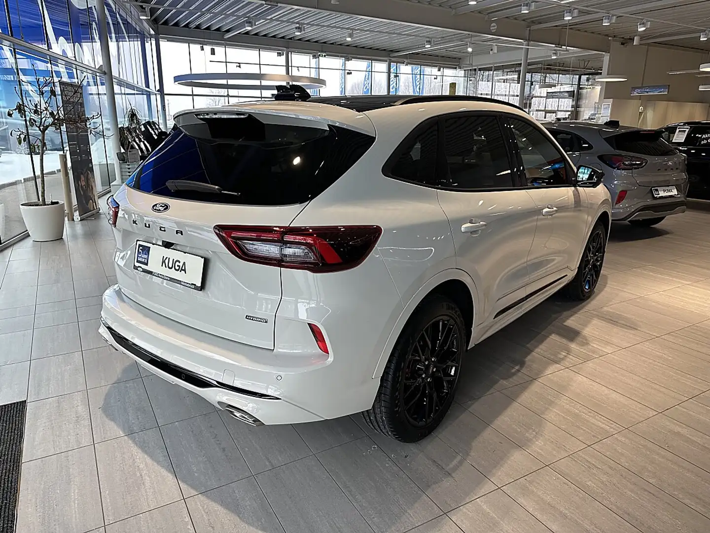 Ford Kuga 2,5 Duratec FHEV Sound Edition Aut. Weiß - 2