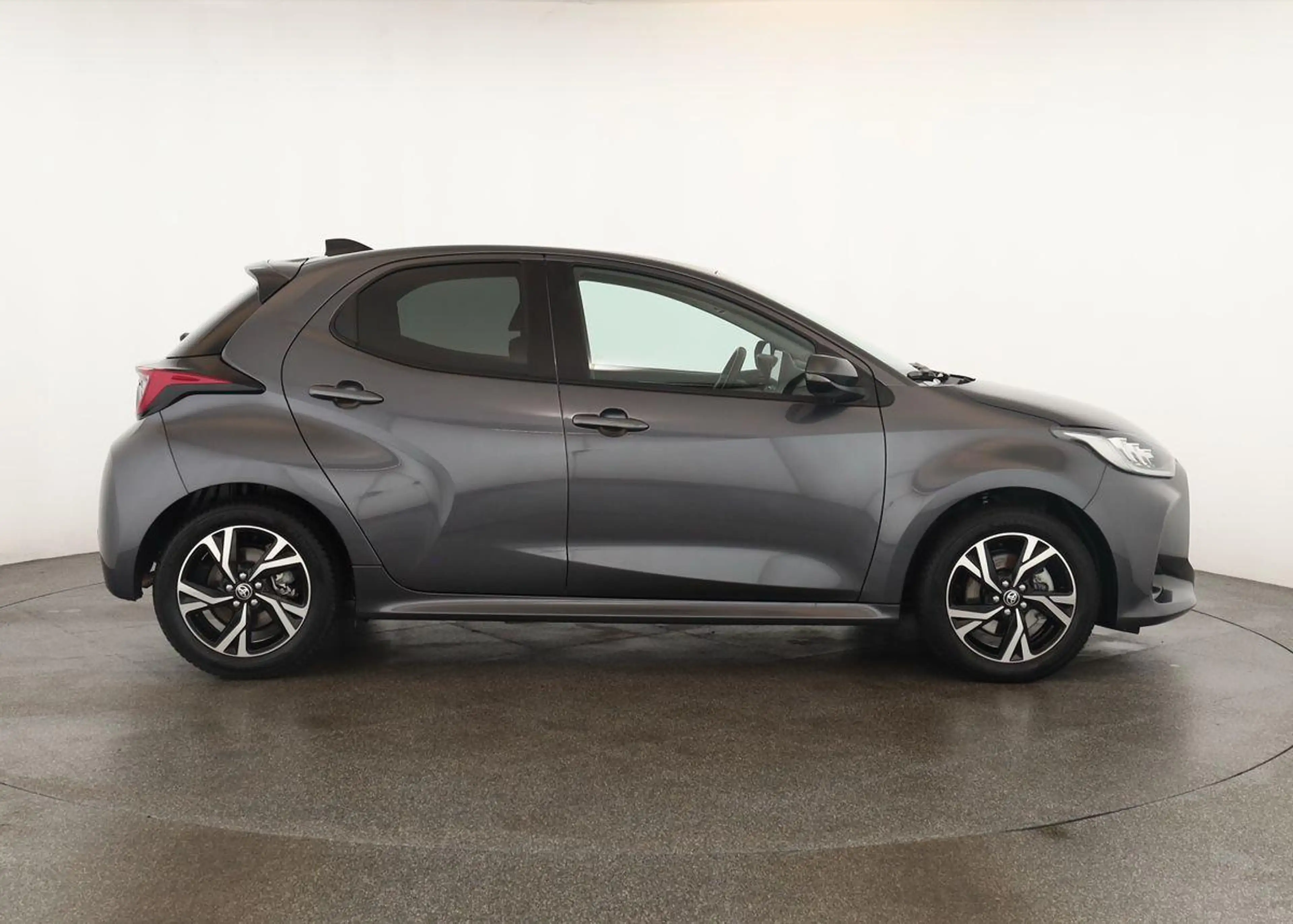 Toyota Yaris Hybrid 116 Teamplayer LED App SHZ Key Kam — photo 4