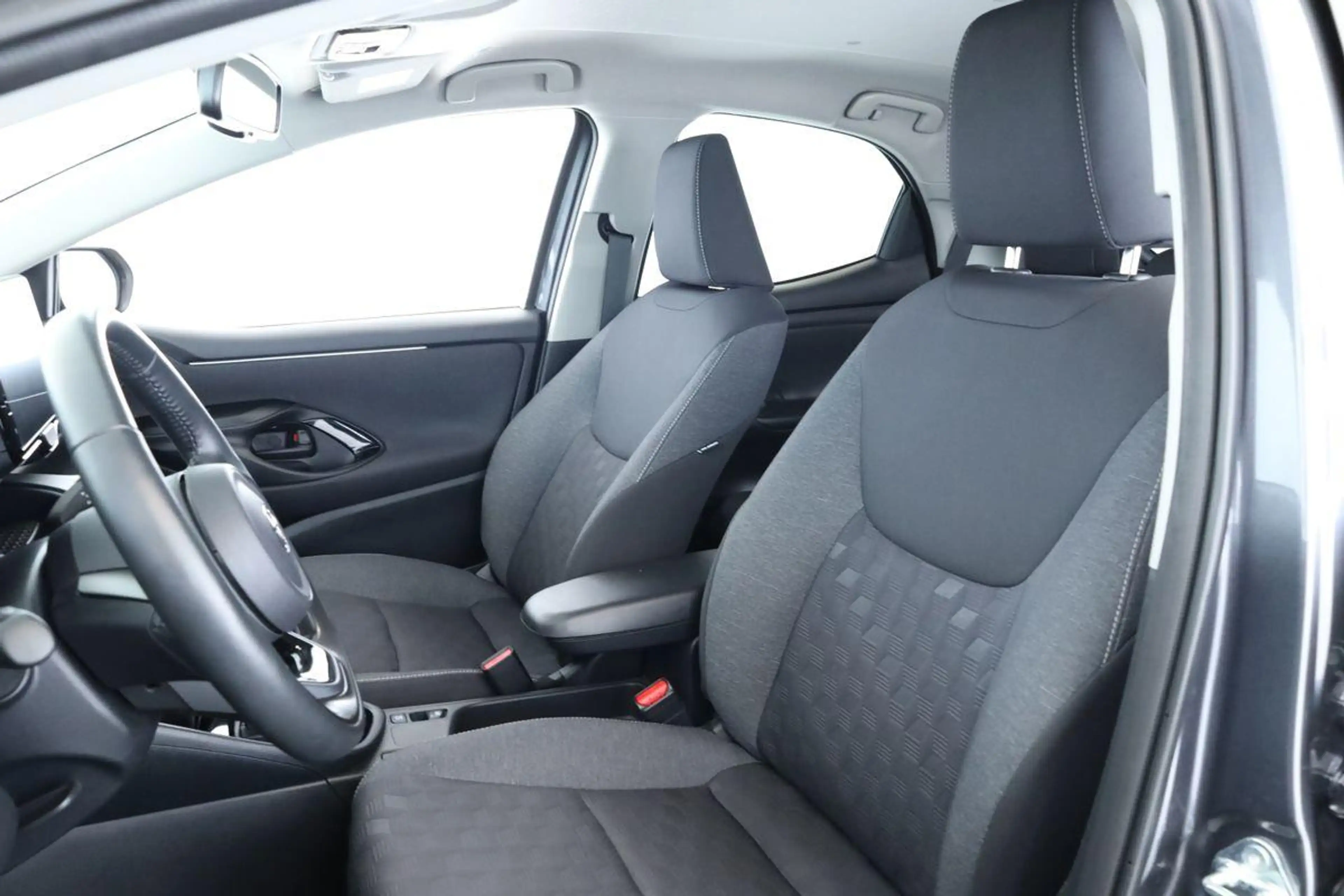 Toyota Yaris Hybrid 116 Teamplayer LED App SHZ Key Kam — photo 14
