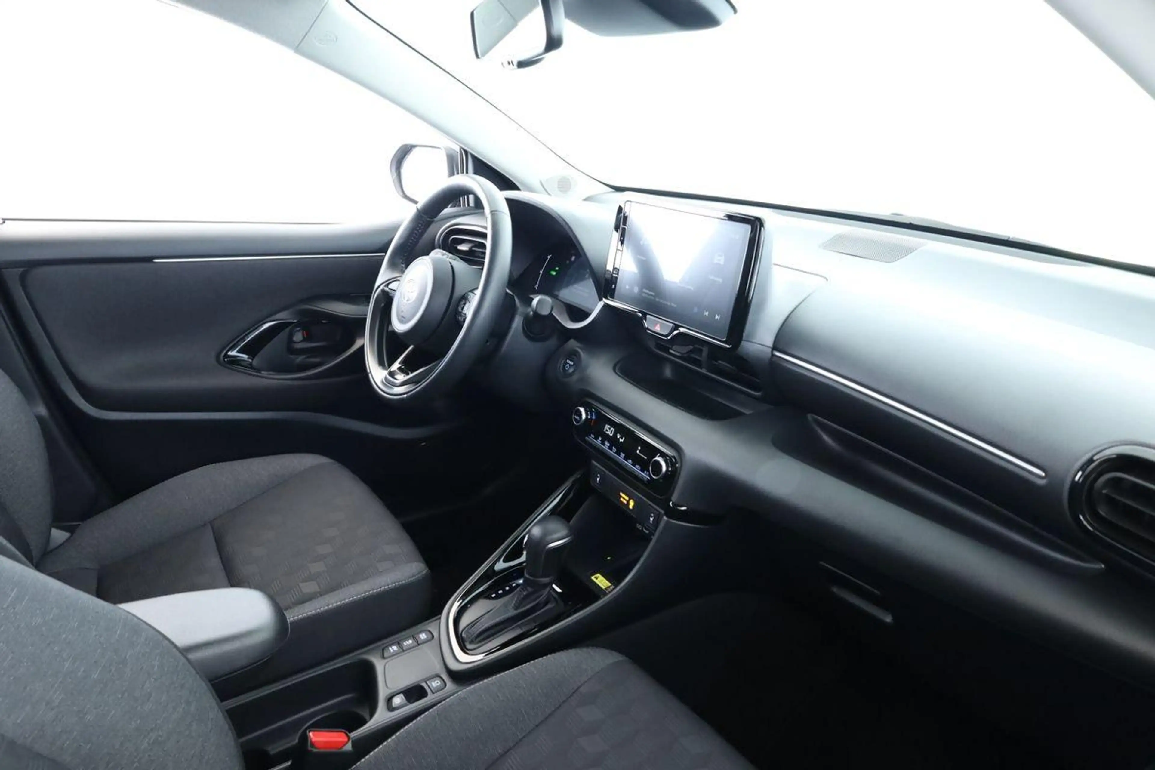 Toyota Yaris Hybrid 116 Teamplayer LED App SHZ Key Kam — photo 12