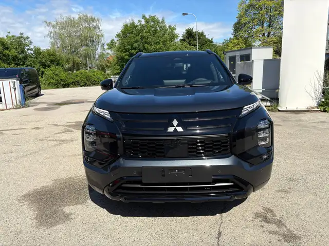 Mitsubishi Outlander 2,4 PHEV 4WD Diamond Luxury BlackEdition /incl. Winterräder Ansicht 8
