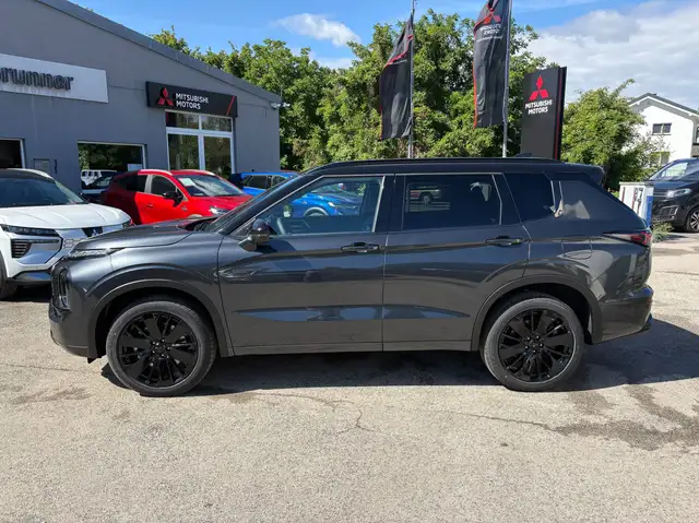 Mitsubishi Outlander 2,4 PHEV 4WD Diamond Luxury BlackEdition /incl. Winterräder Ansicht 2