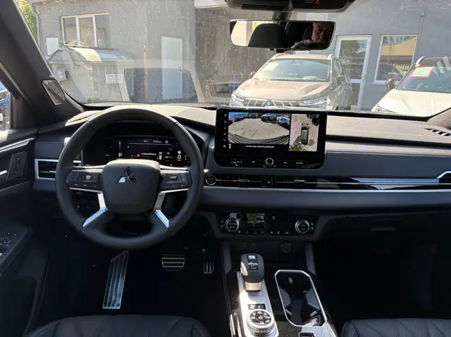 Mitsubishi Outlander 2,4 PHEV 4WD Diamond Luxury BlackEdition /incl. Winterräder Ansicht 9