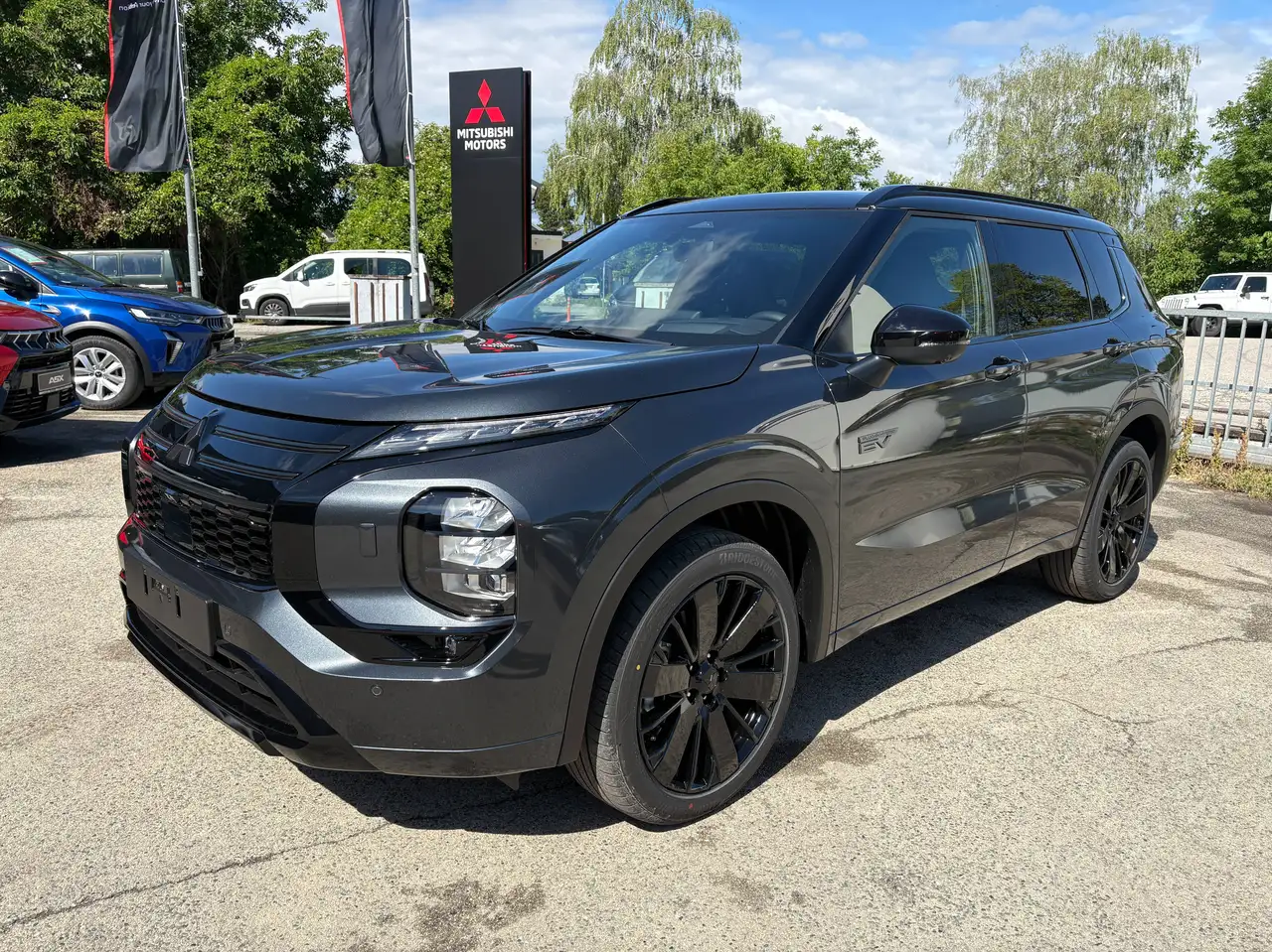 Mitsubishi Outlander 2,4 PHEV 4WD Diamond Luxury BlackEdition /incl. Winterräder