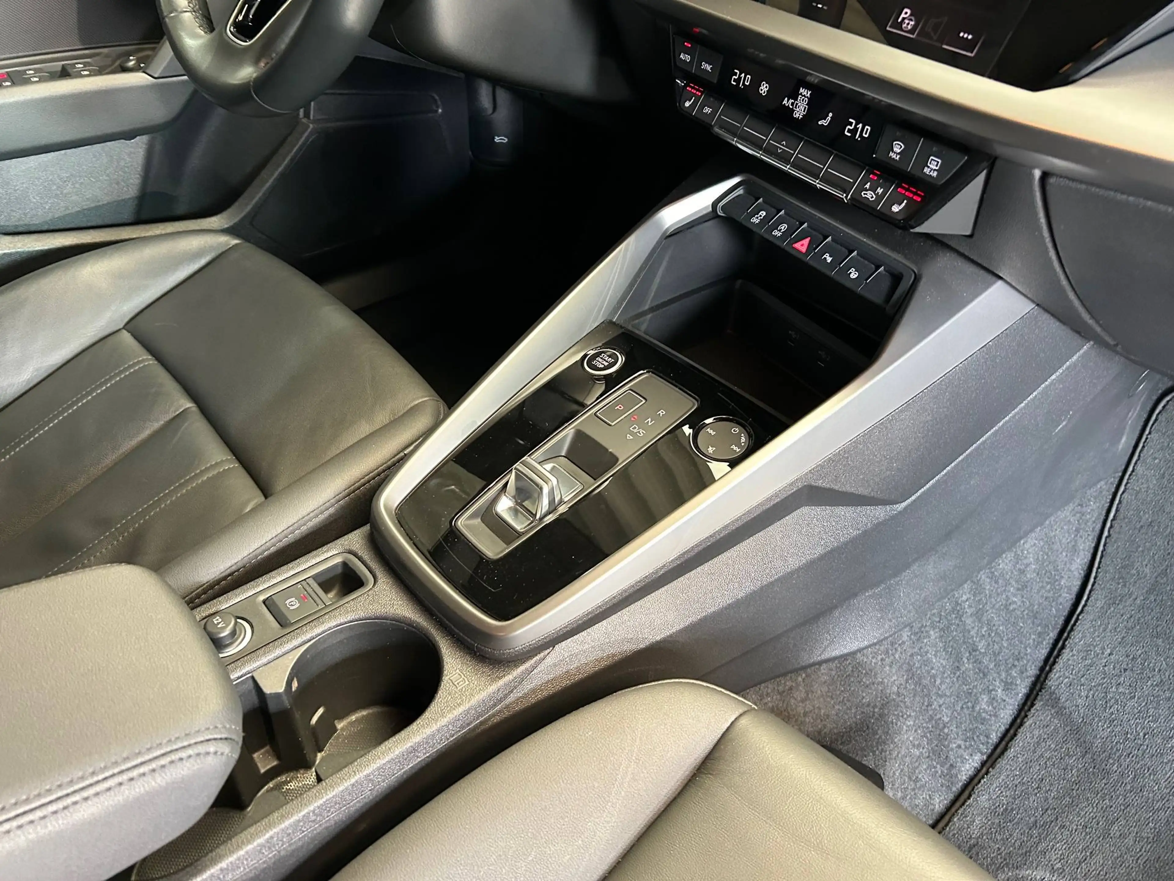 Audi A3 30 TFSI S Tronic SportBack Alu16"/Led/Leder/VerwZet/Pdc/Gps/Cruise/Carplay *1j garantie* — photo 16