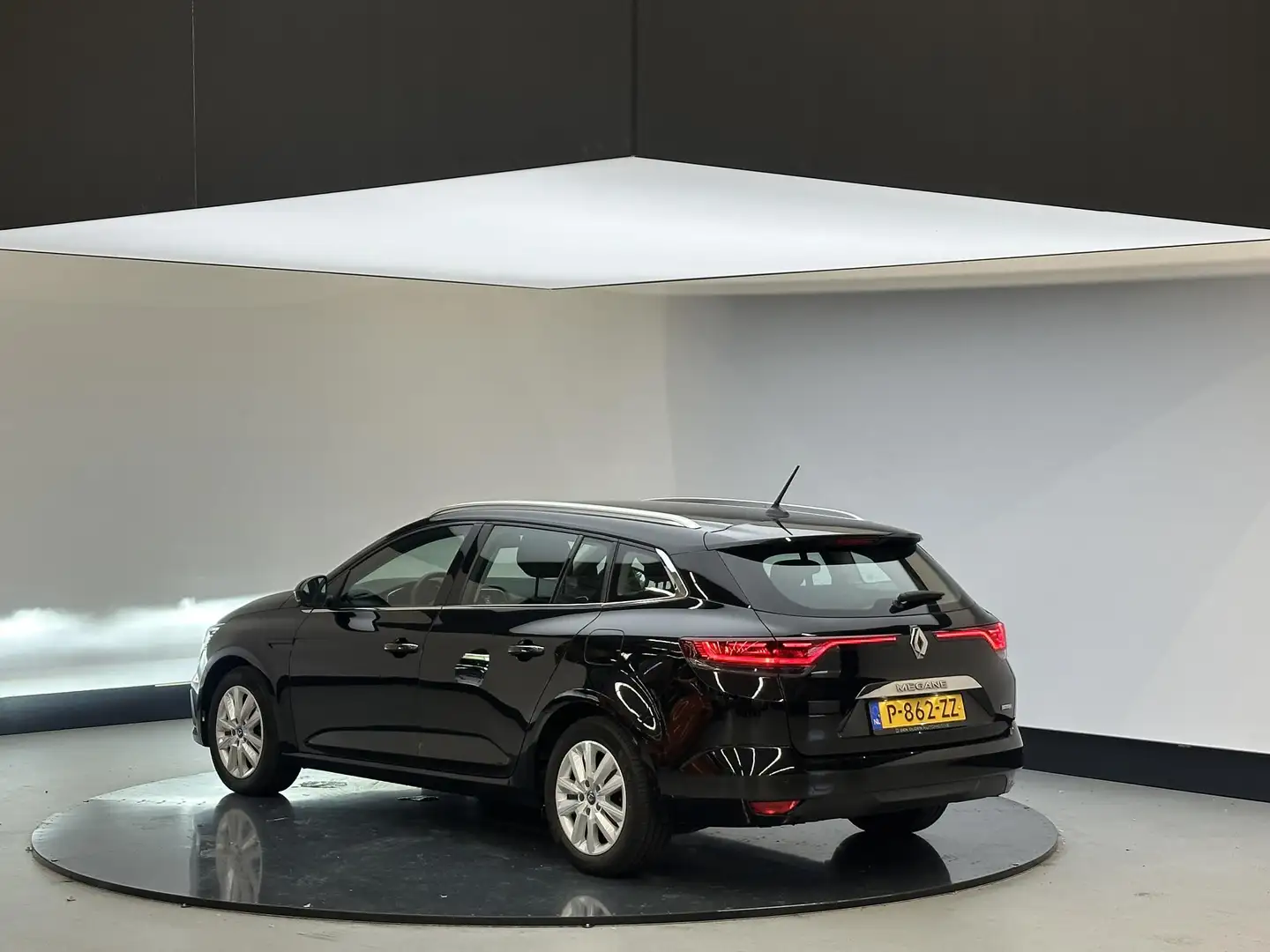 Renault Megane E-Tech Estate 1.6 Plug-In Hybrid 160 Business Zen | Autom Noir - 2