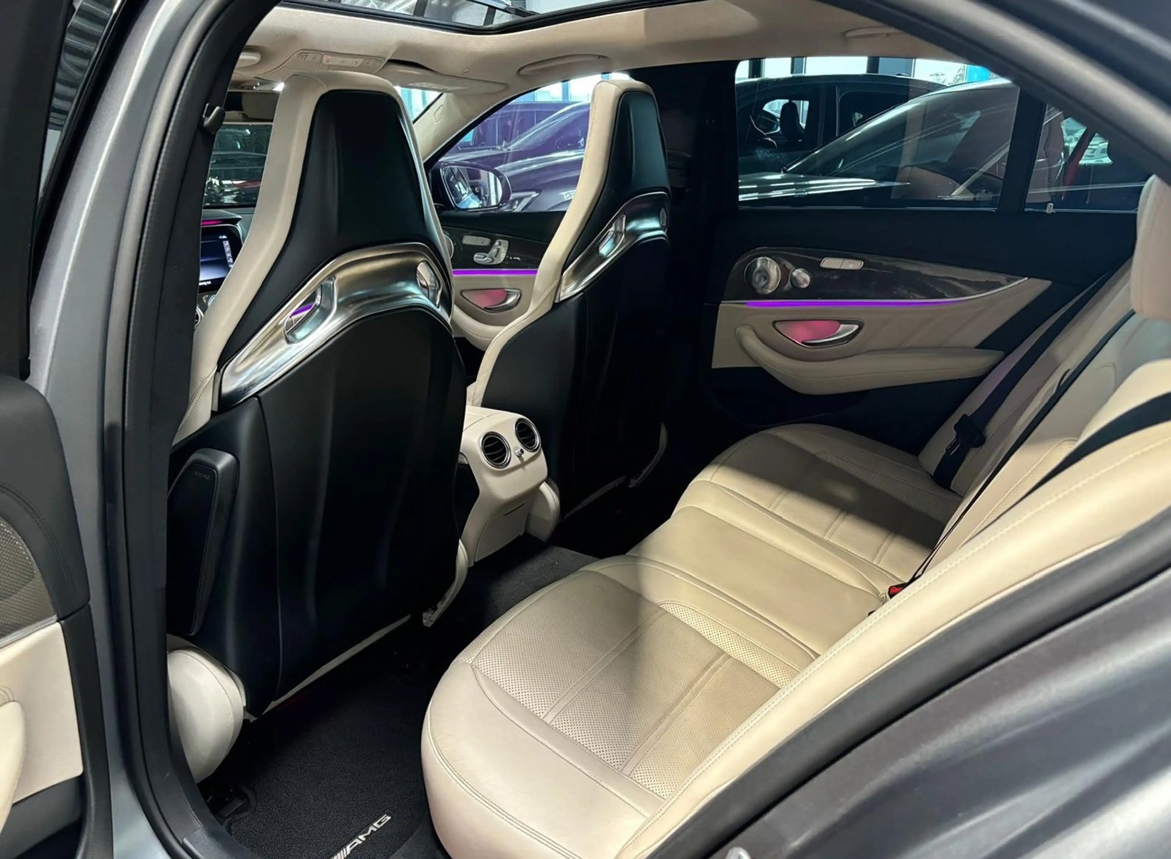 Mercedes-Benz E 63 AMG AMG E63 4M+PERFORMANCE-SITZ+CARBON+PANORAMA+VOLL — photo 13