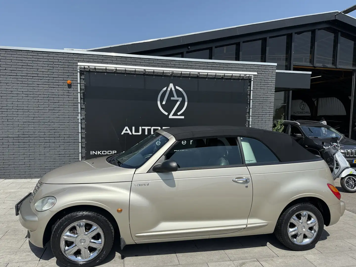 Chrysler PT Cruiser Cabrio 2.4i Limited Geel - 1