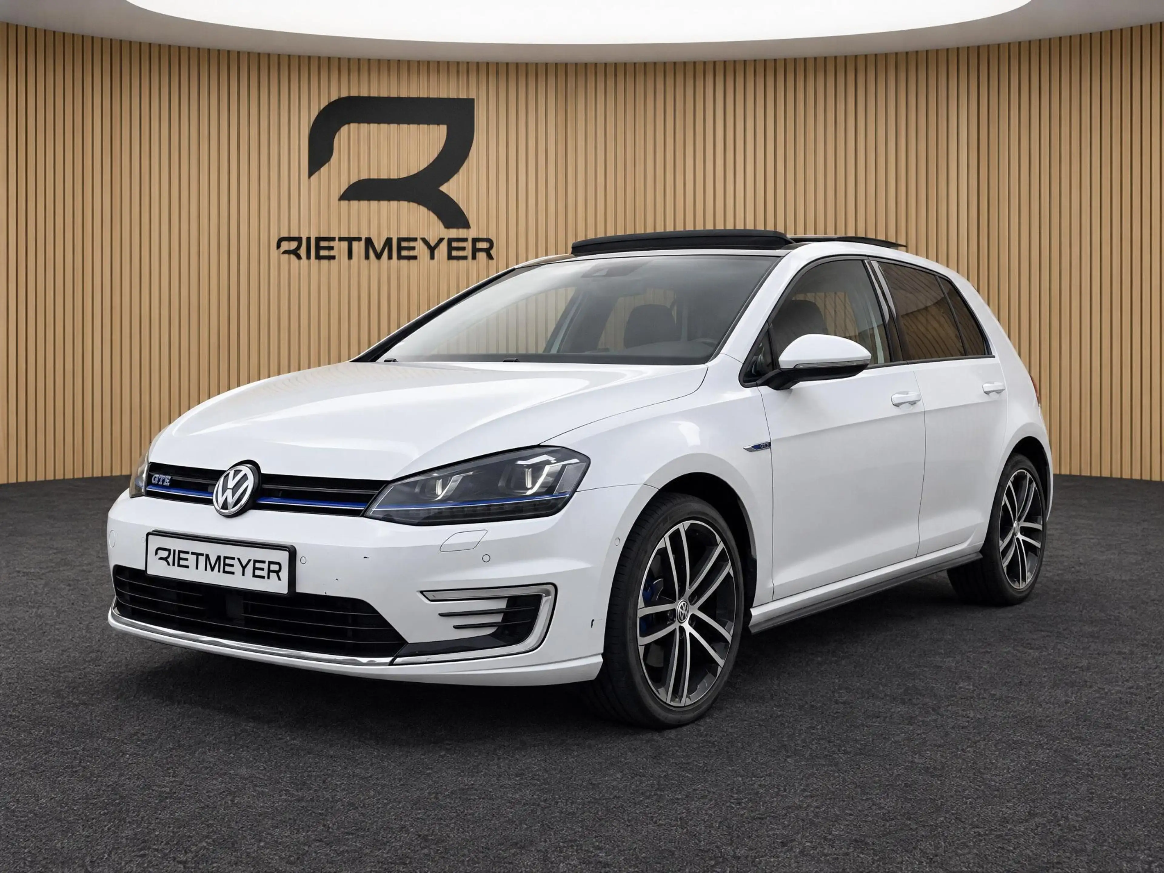 Volkswagen Golf GTE 1.4 TSI |Pano |Leder |Stoelverw. |Camera |ACC